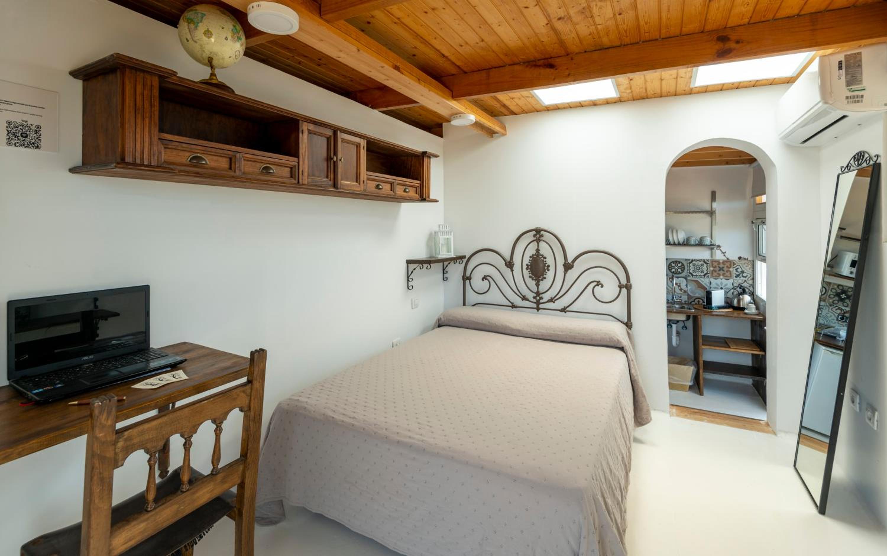 Bungalow Deluxe con Vista al Jardín.
