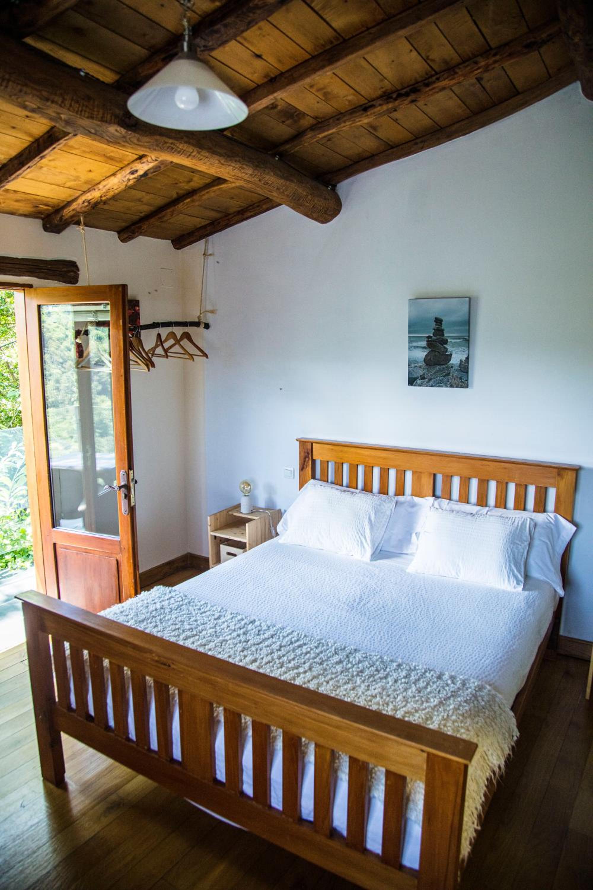 King Room with Balcony - Photo 10