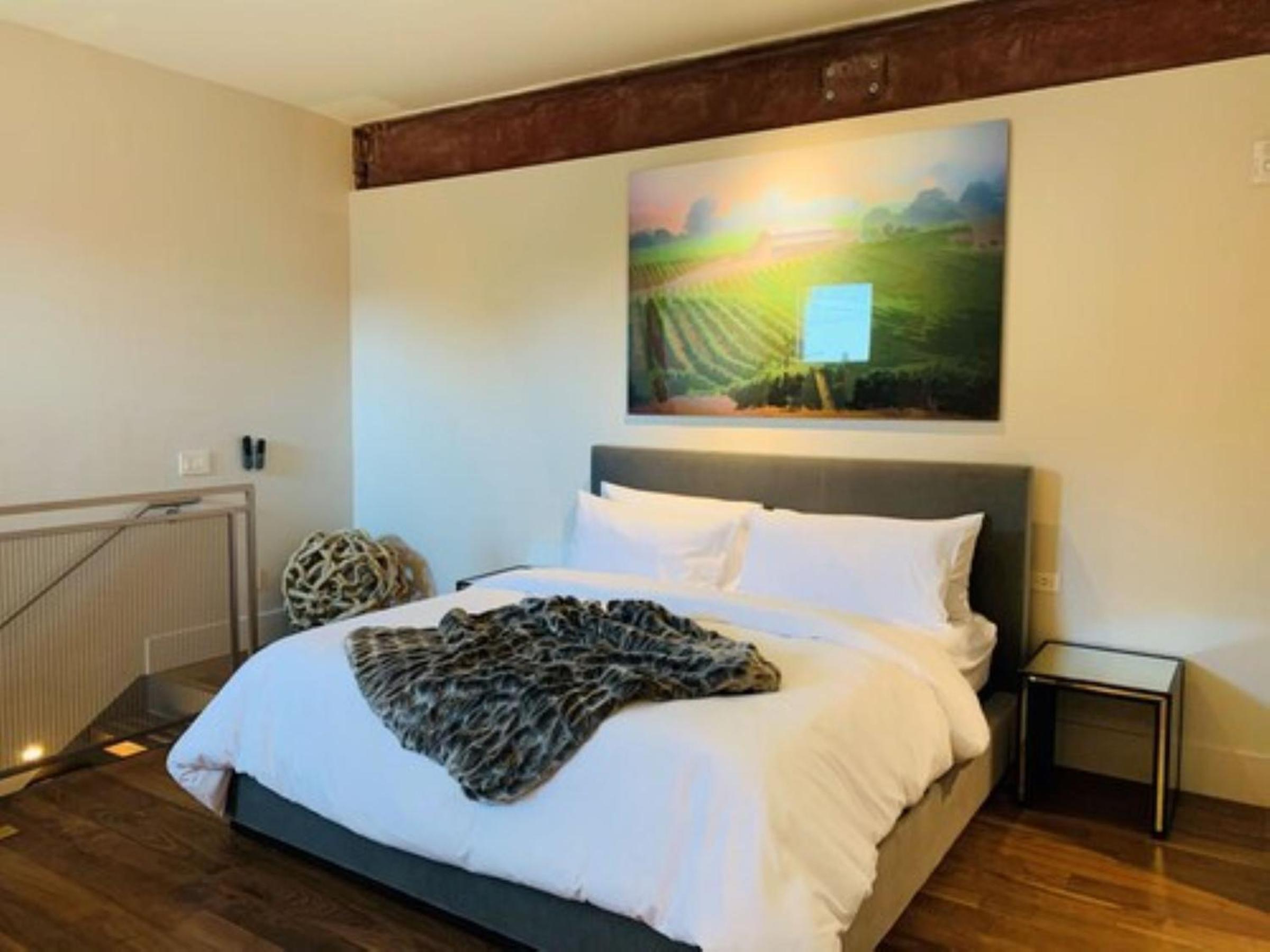 King Suite - Photo 3