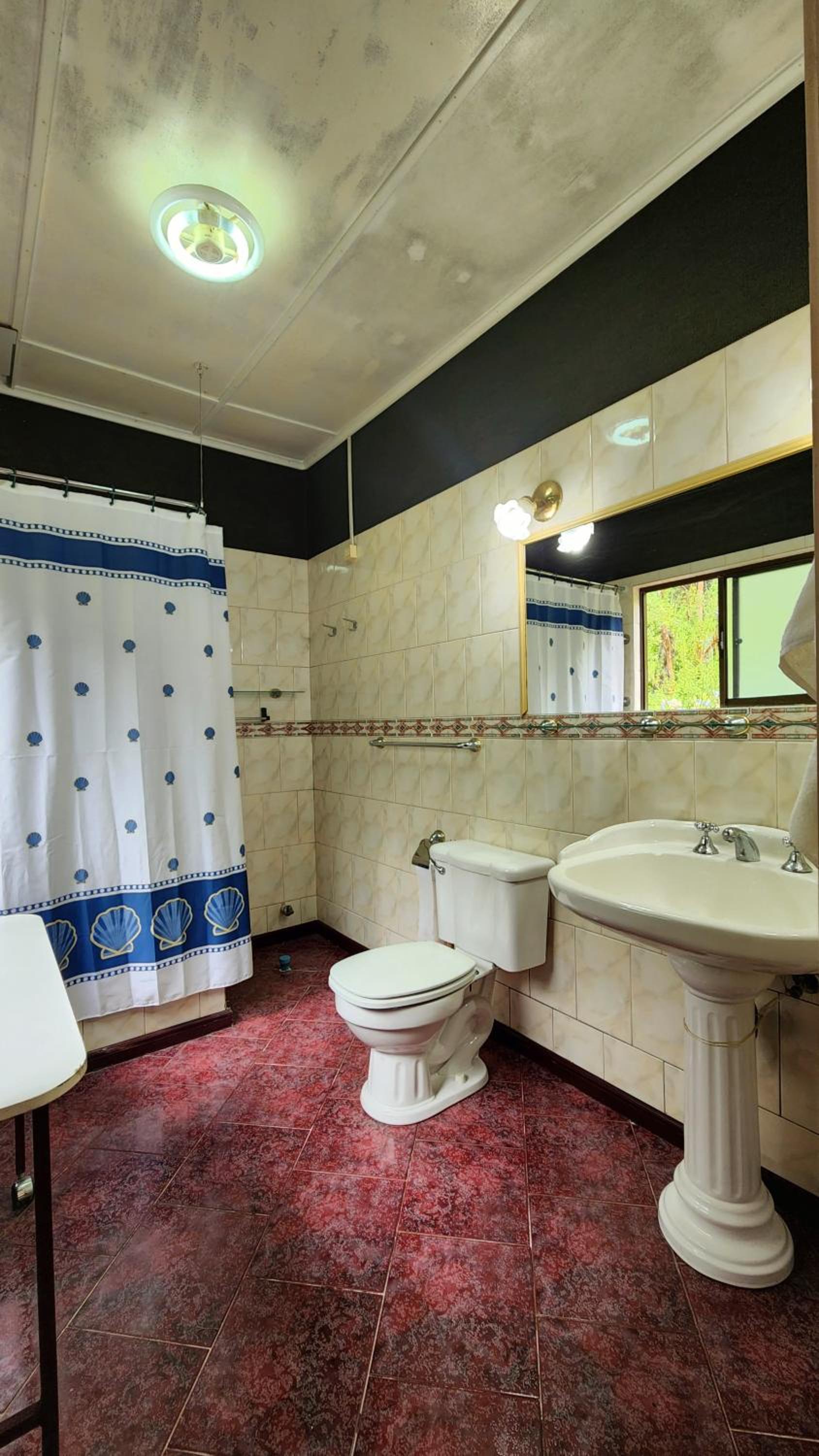 Three-Bedroom House photo 2