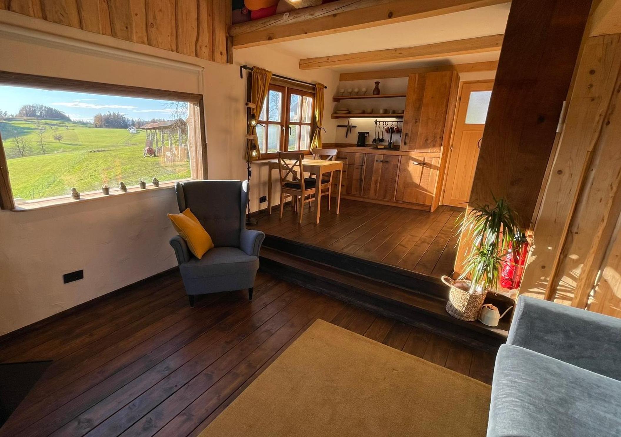 One-Bedroom House photo 1