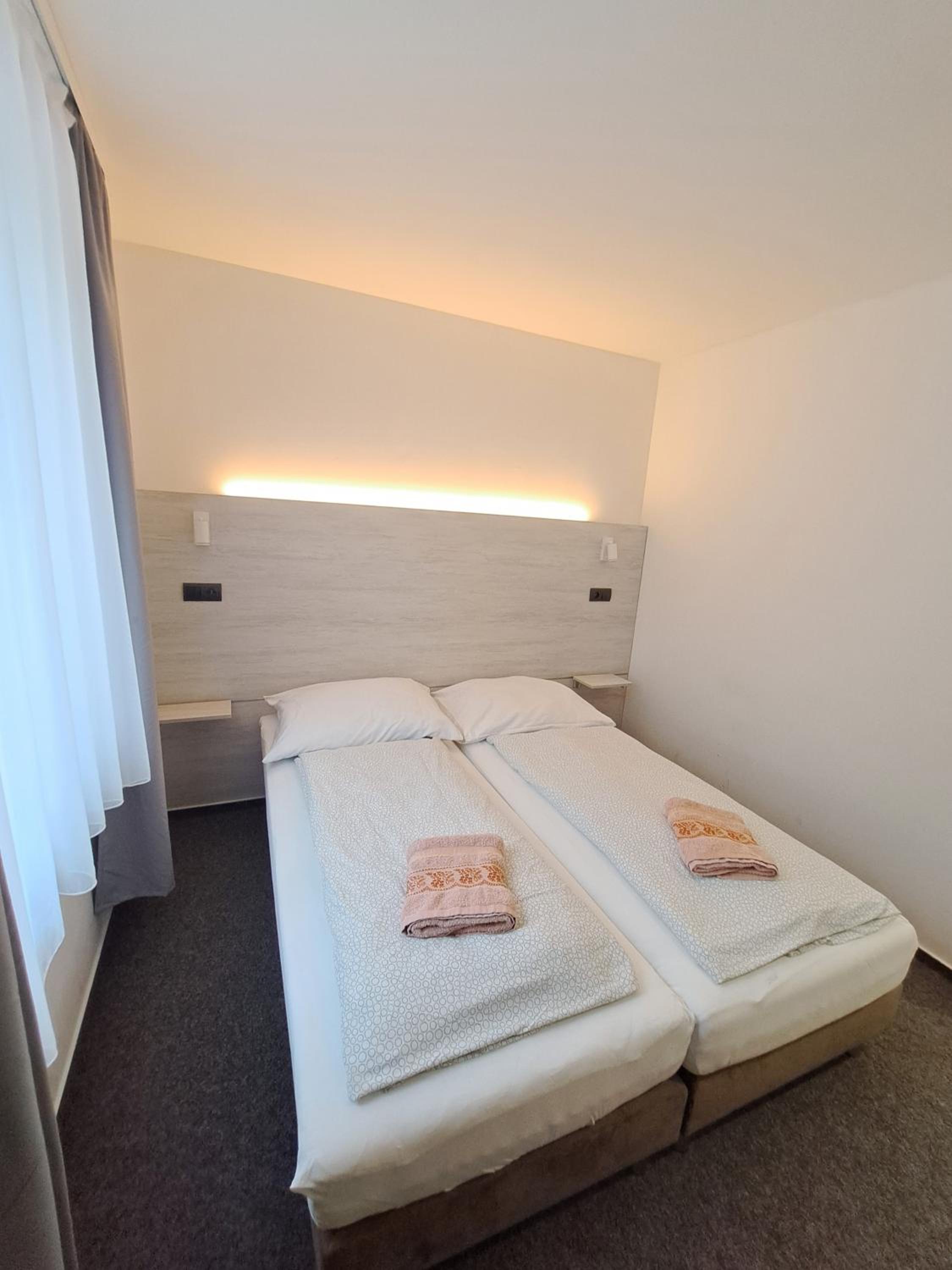 Economy Double Room photo 2