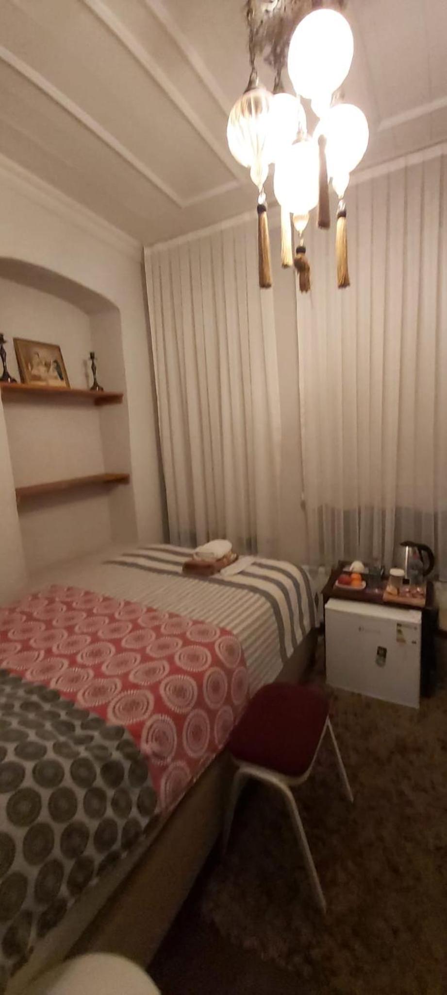 Single Room with Private Bathroom photo 2