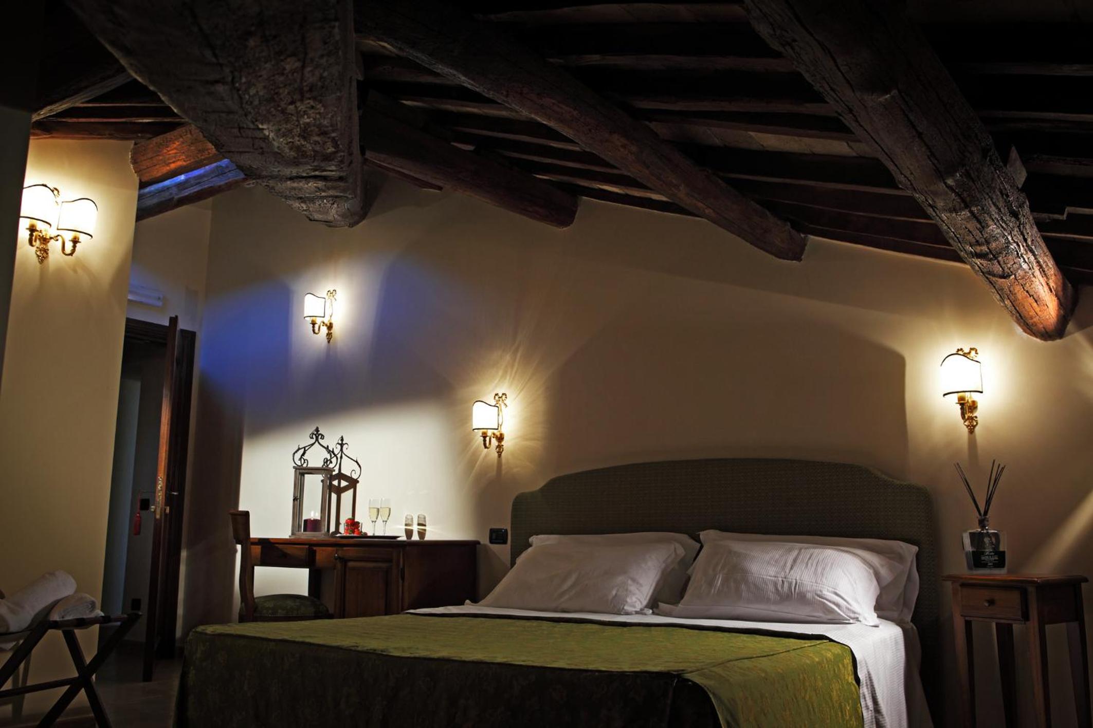 Classic Double or Twin Room - Photo 6
