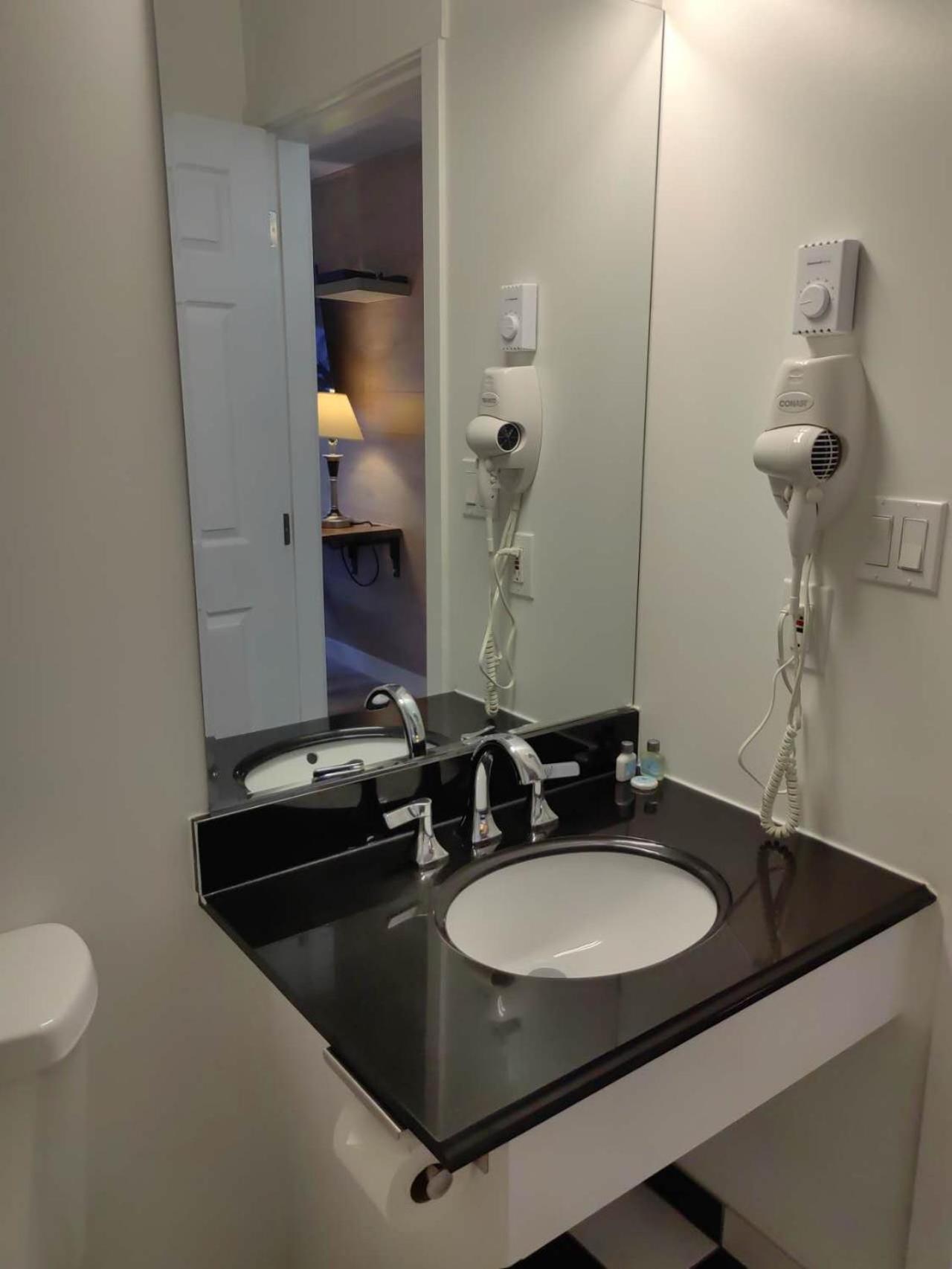 Budget Double Room photo 3