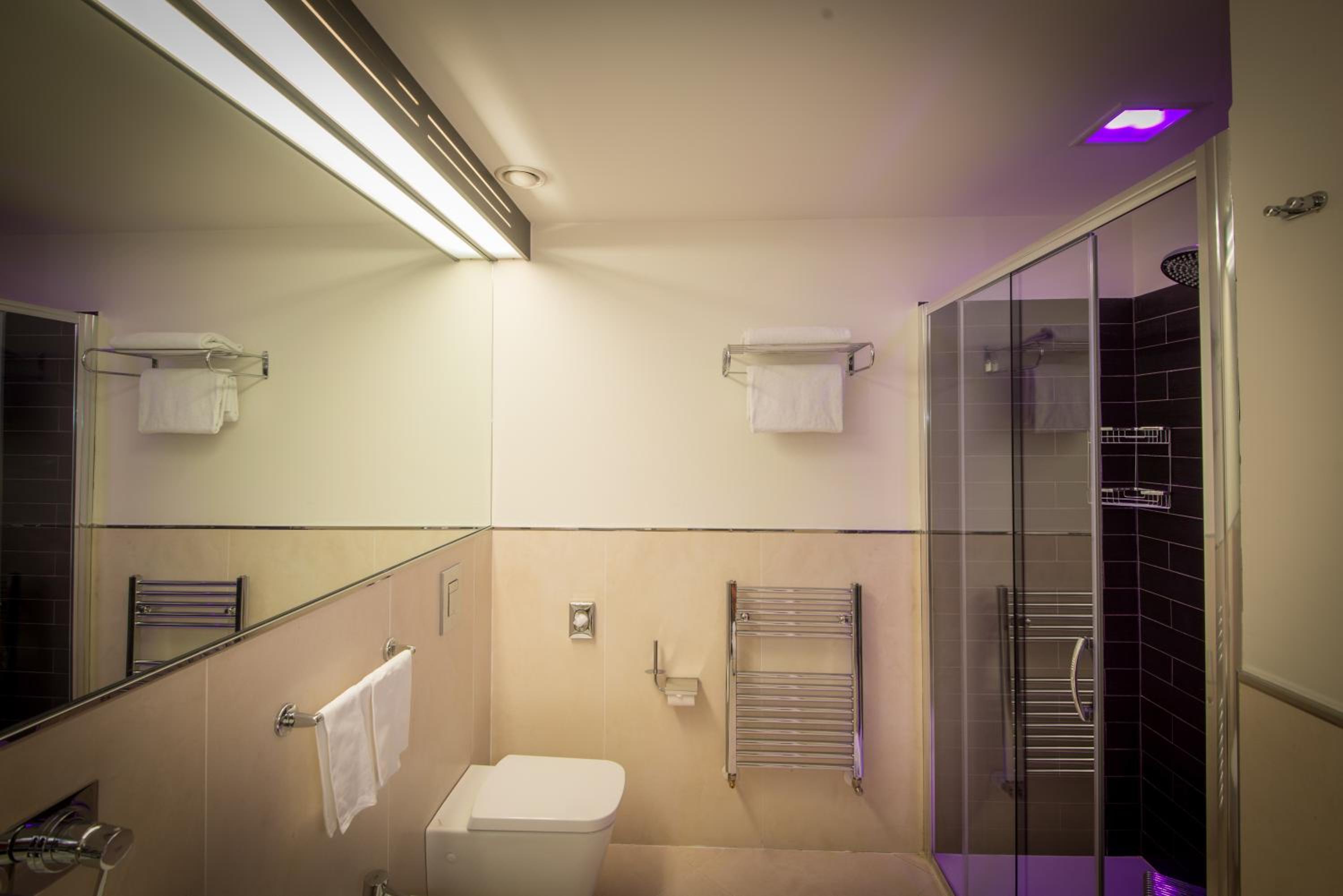 Double Room - Photo 5