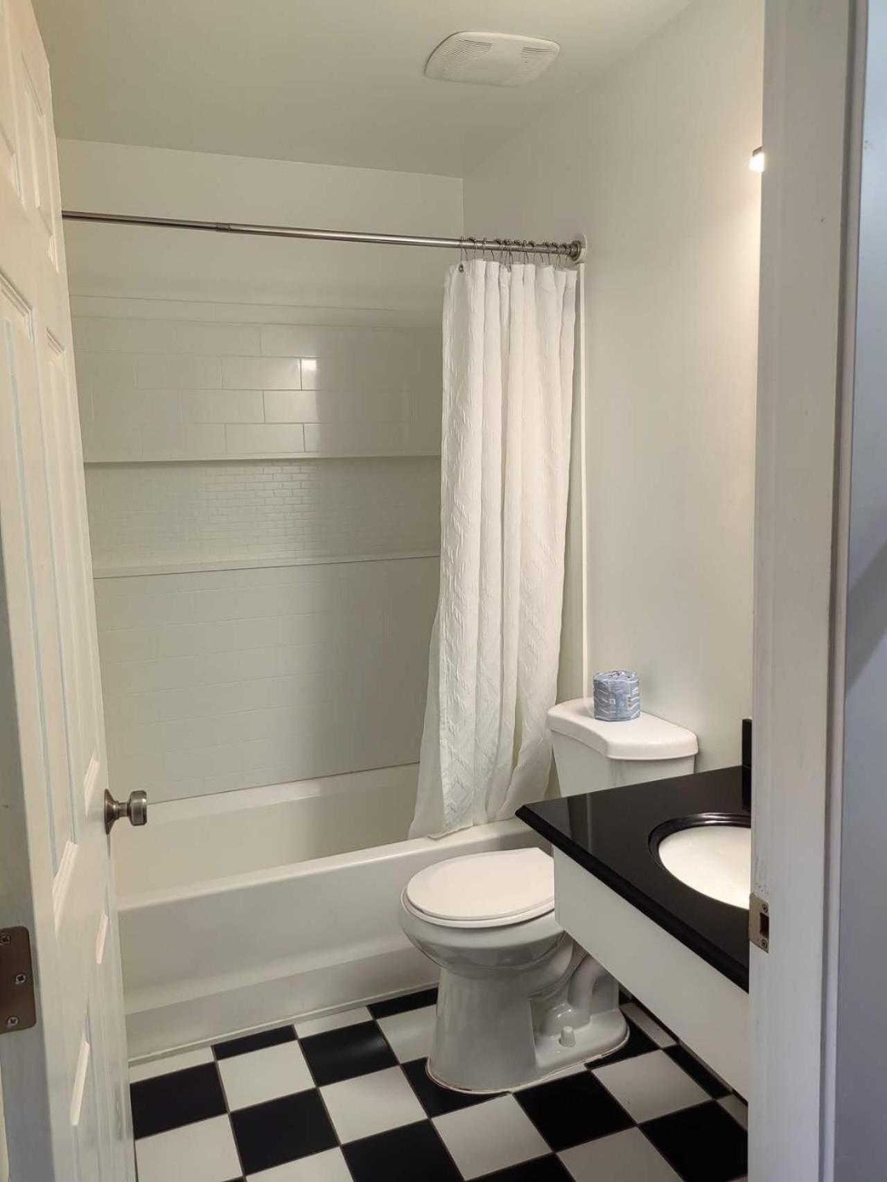 Budget Double Room photo 2