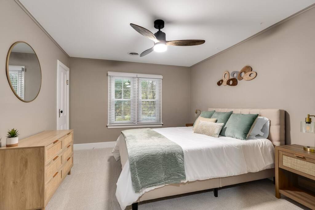 Three-Bedroom House photo 1