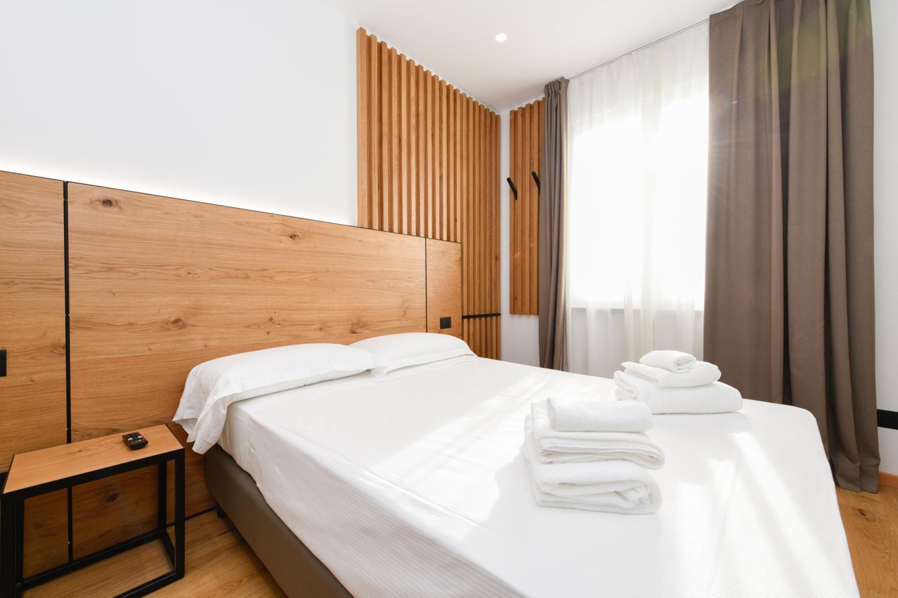Double Room - Photo 16