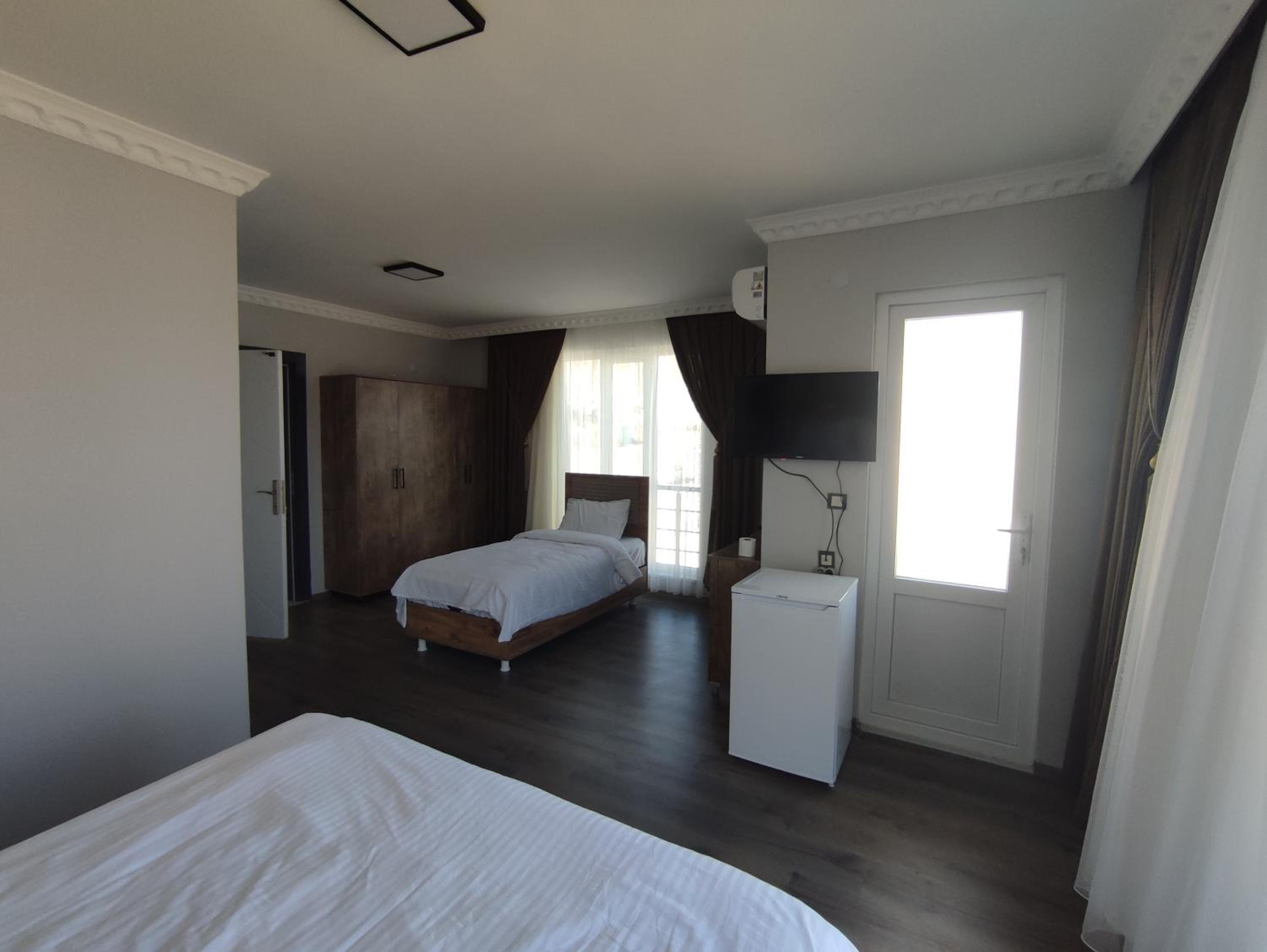 Deluxe Double or Twin Room with City View