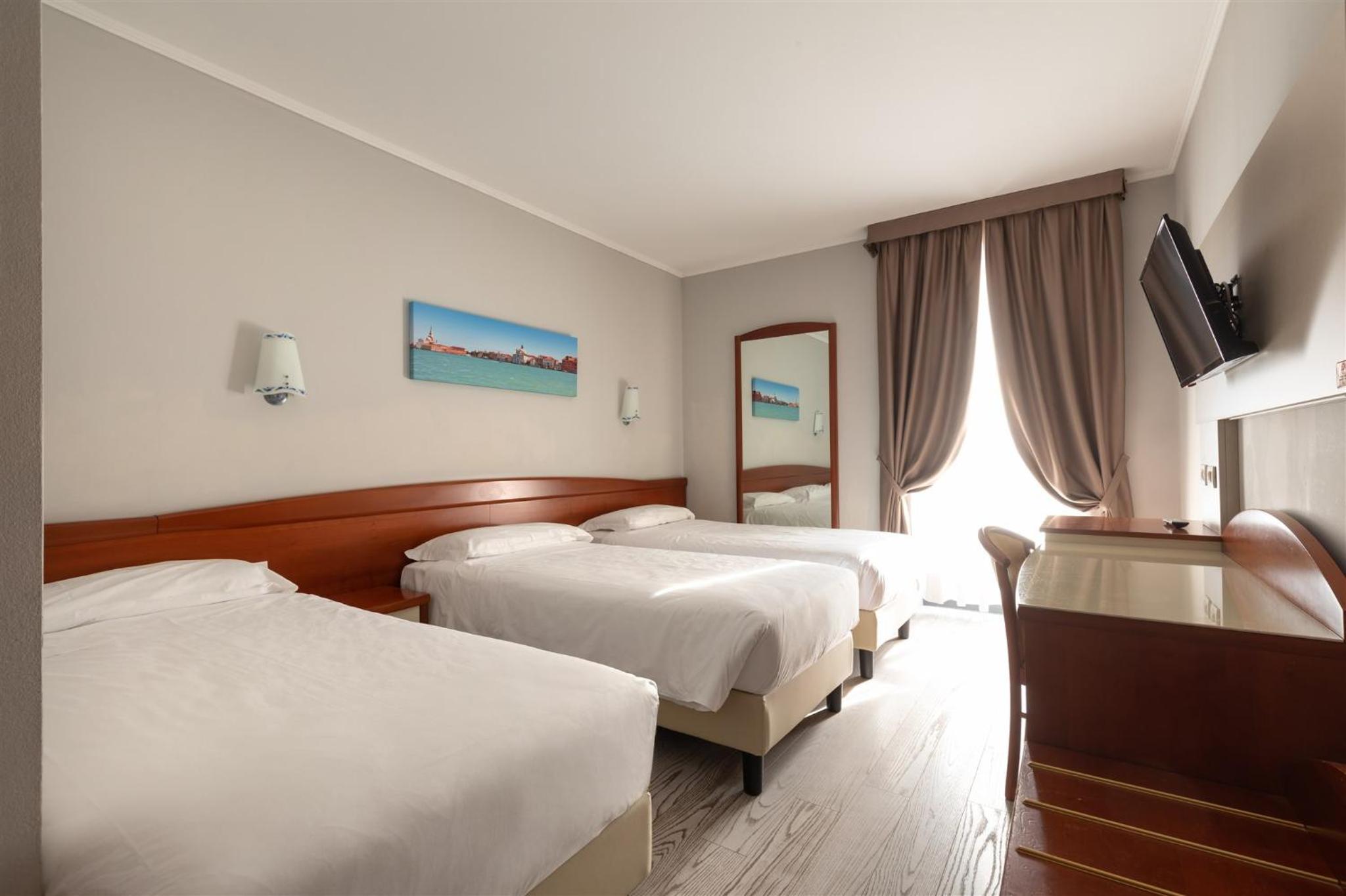Triple Room - Photo 6