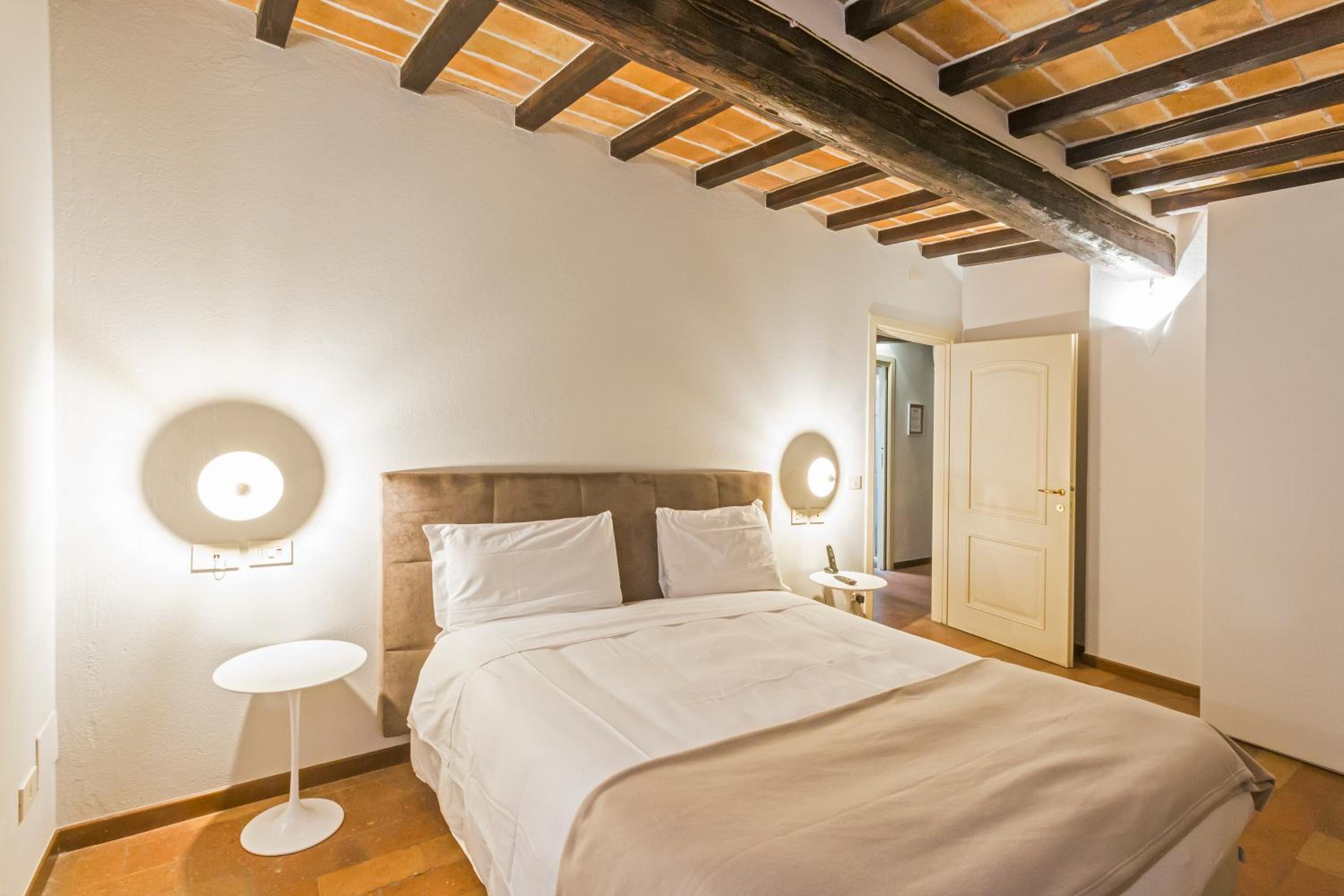 Classic Suite - Photo 28