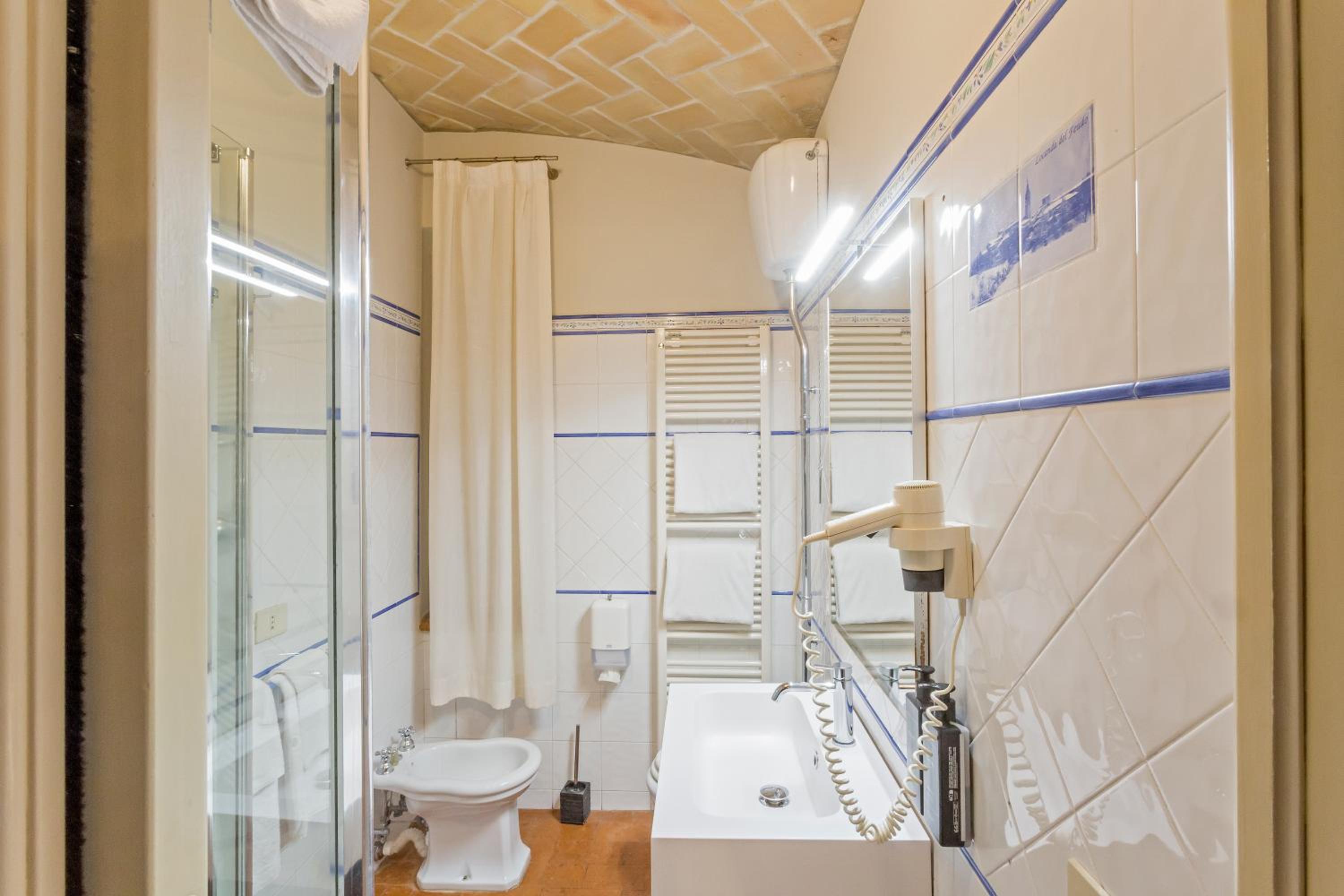 Family Suite - Photo 16