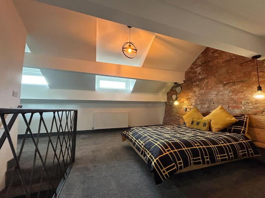 Three-Bedroom House photo 3