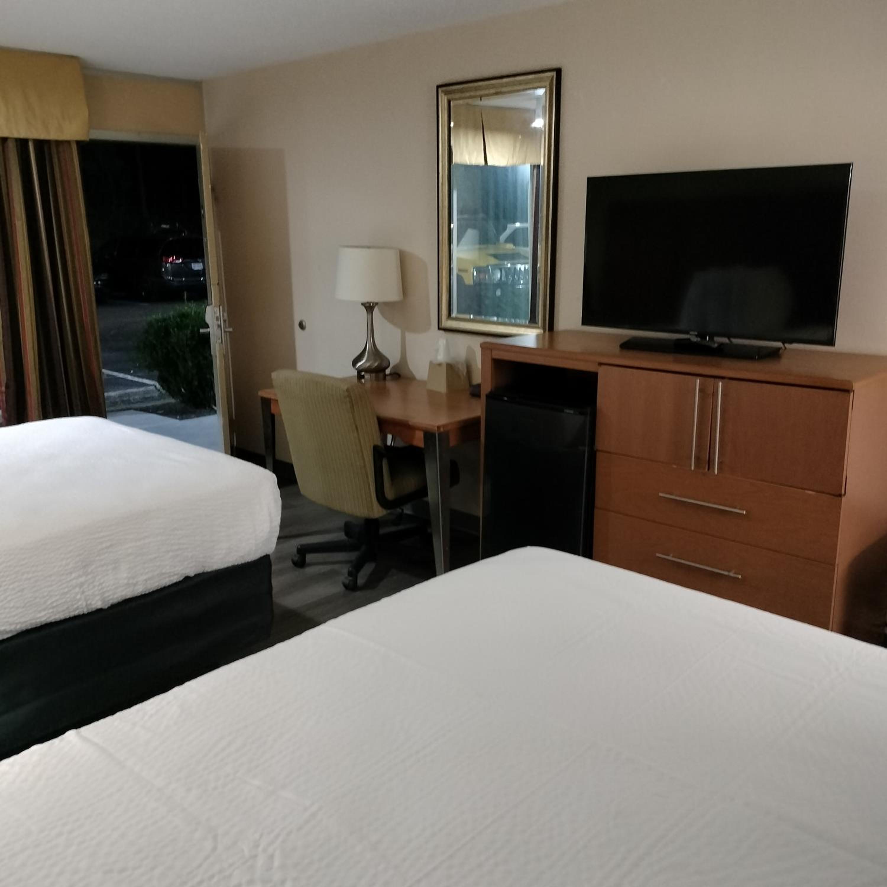 Room With Two Double Beds - Mobility Access/Non-Smoking - Photo 5