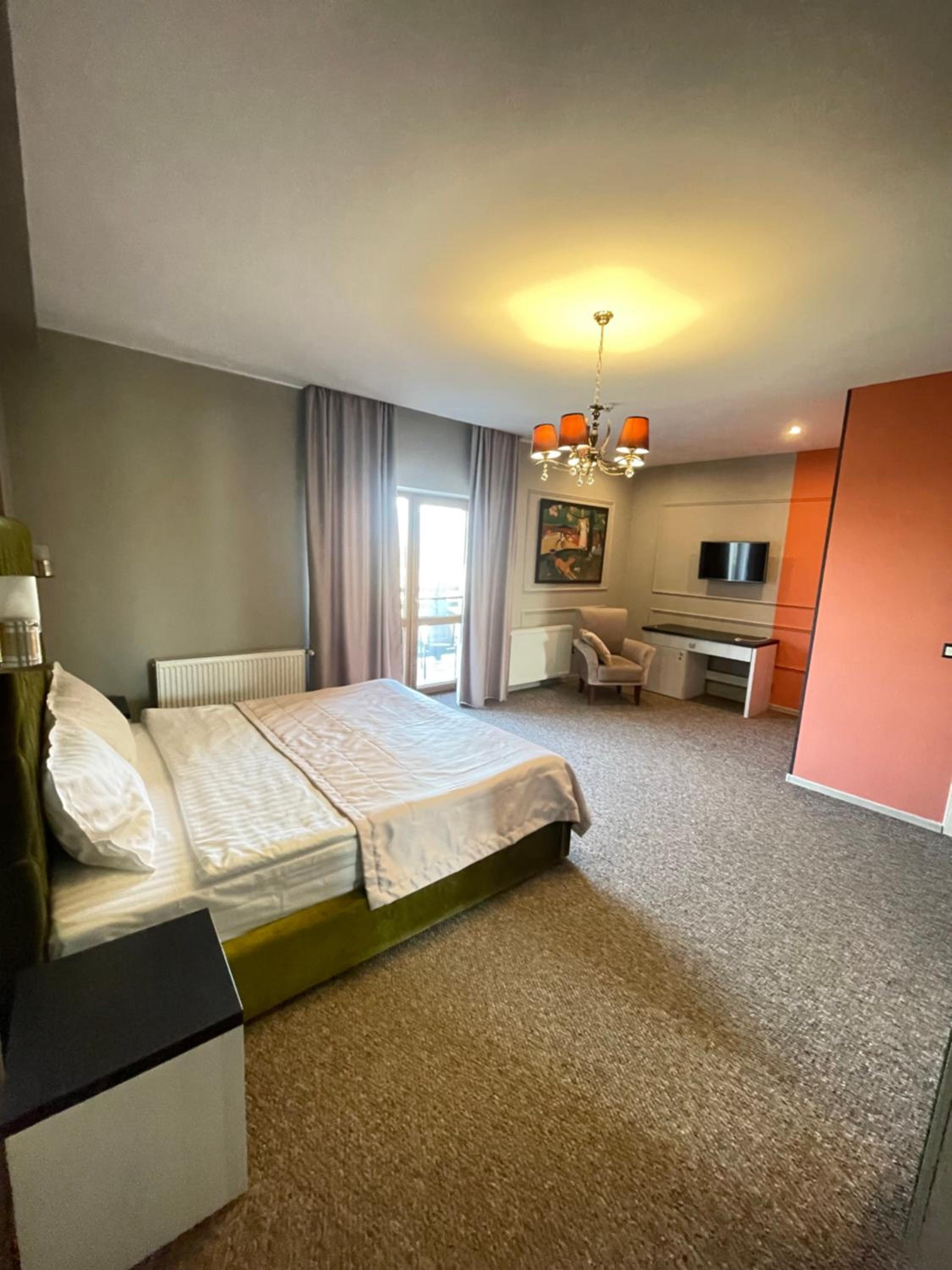 Deluxe Double Room with Balcony photo 3