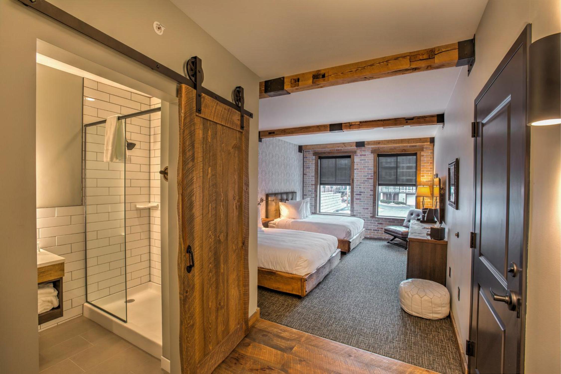 Standard Queen Room with Two Queen Beds - Photo 1