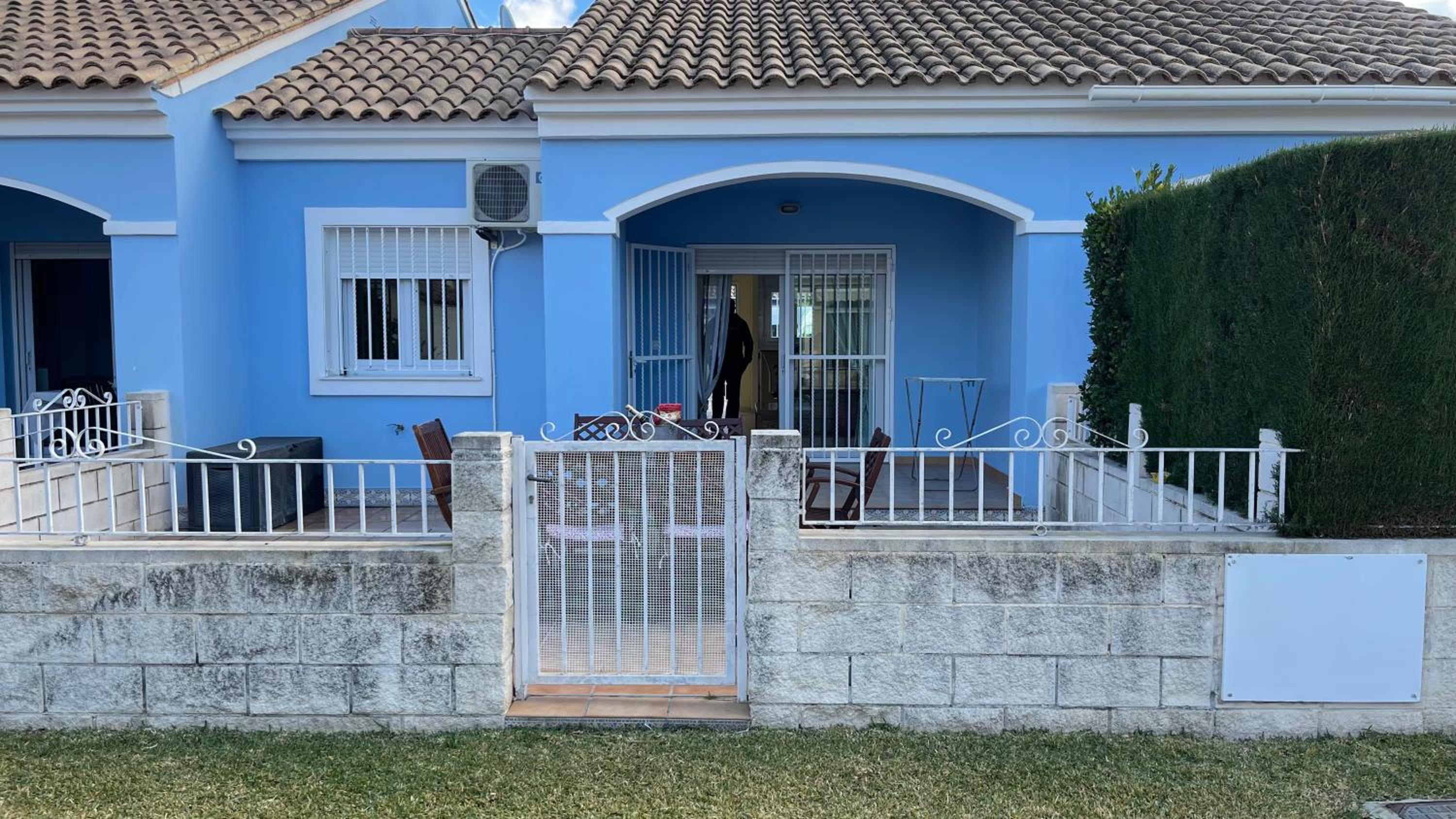 Three-Bedroom House photo 2