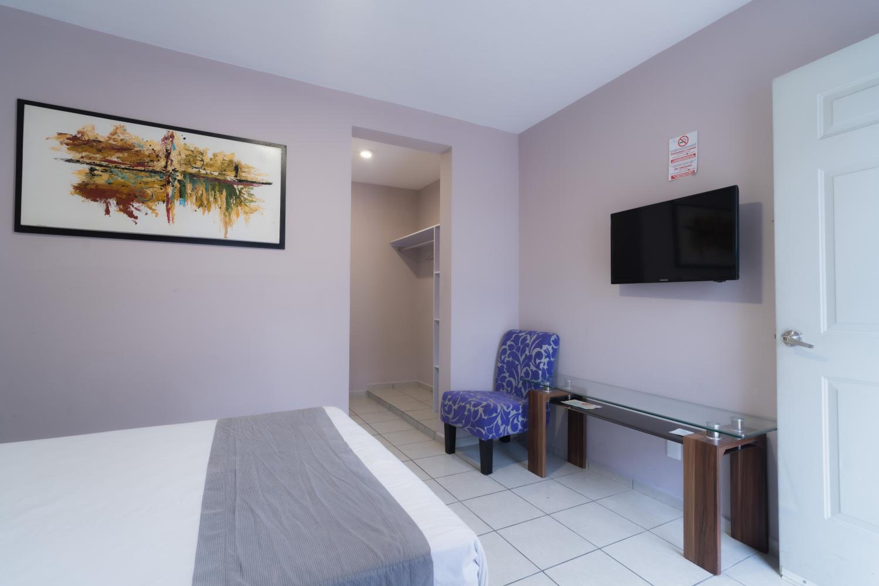Double Room - Photo 5