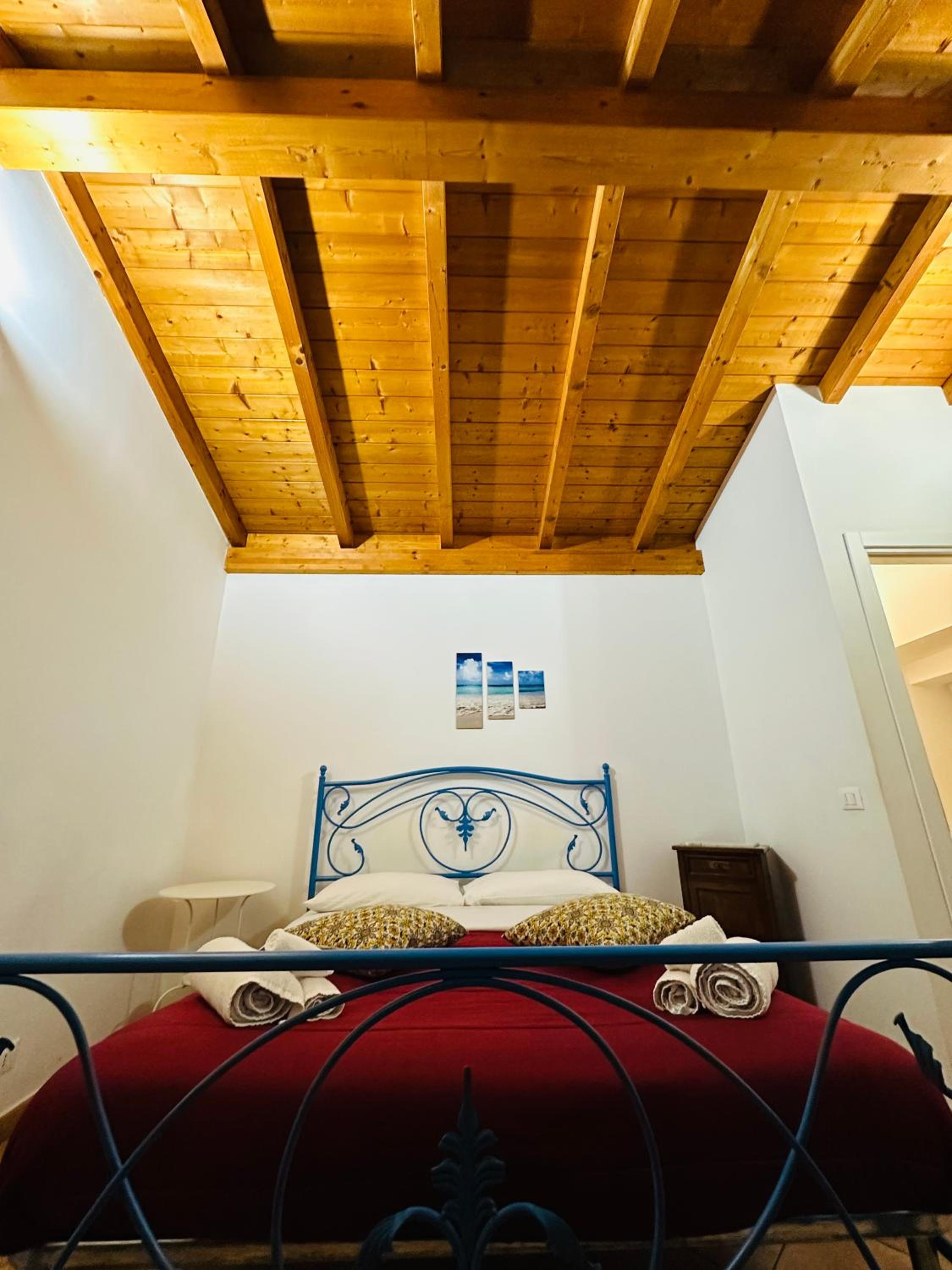One-Bedroom Apartment - Photo 12