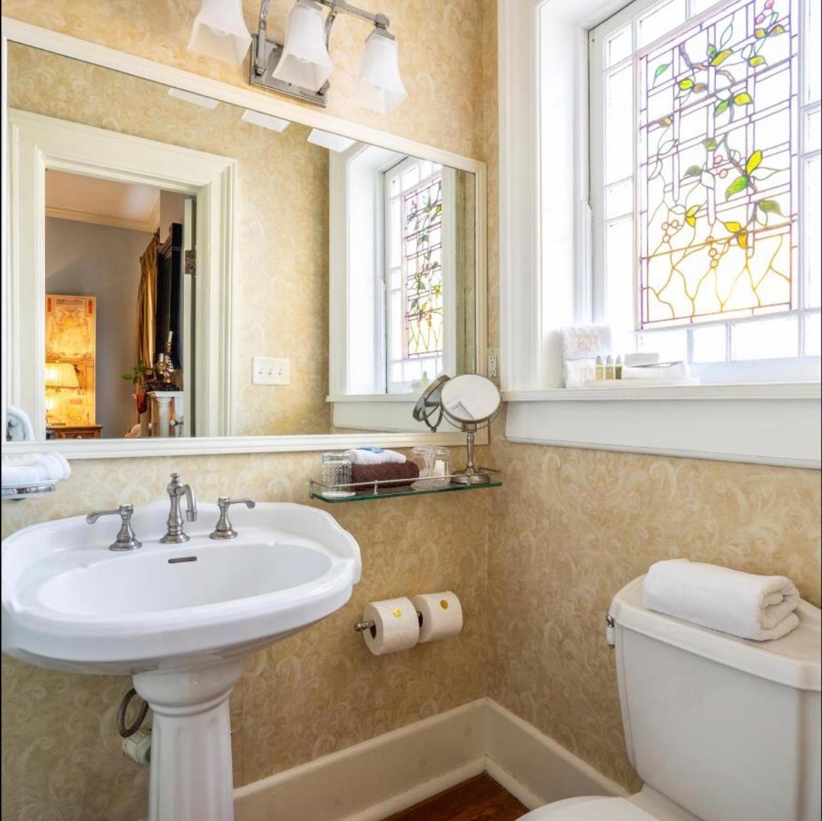 Deluxe Double Room with Shower photo 3