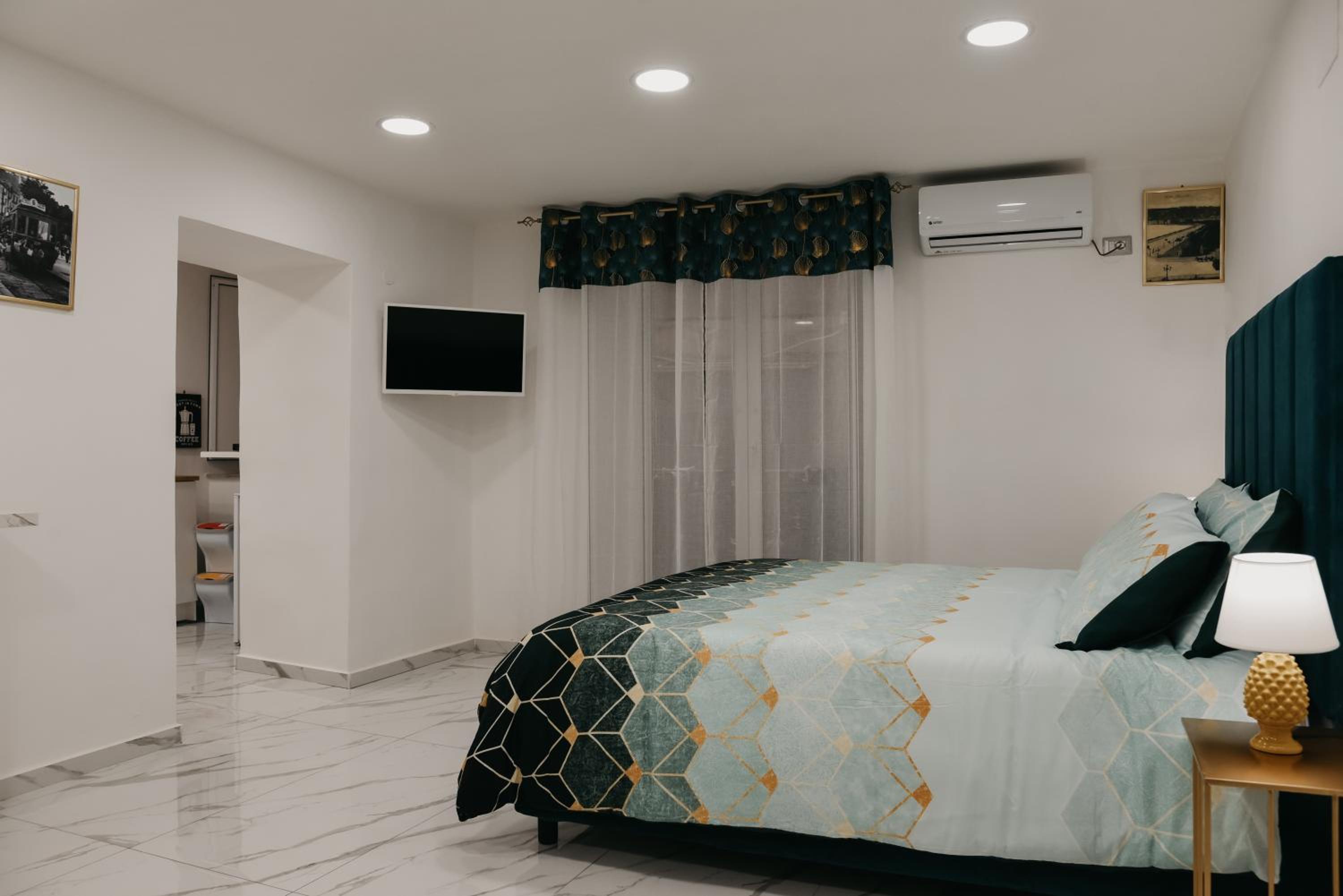 One-Bedroom House