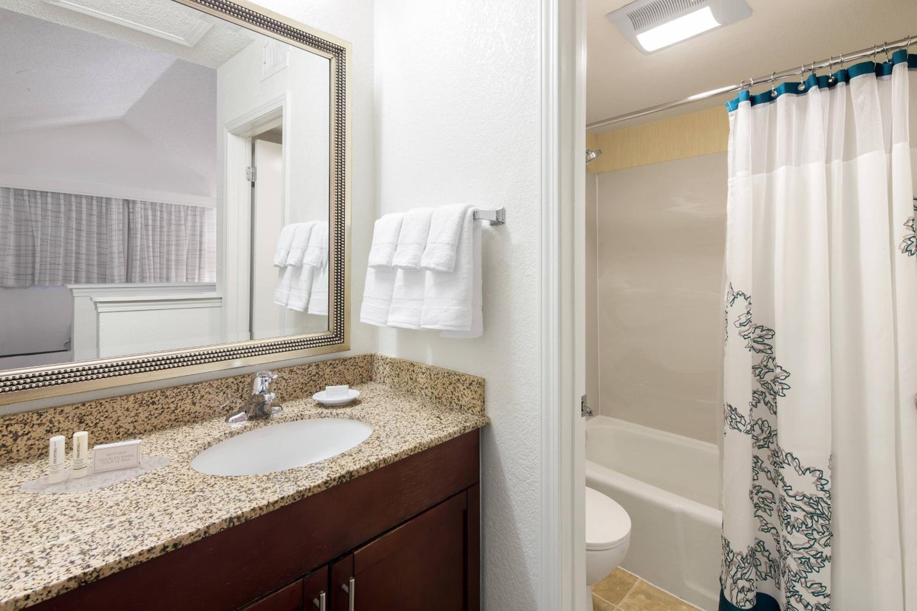 Penthouse Suite - Photo 3