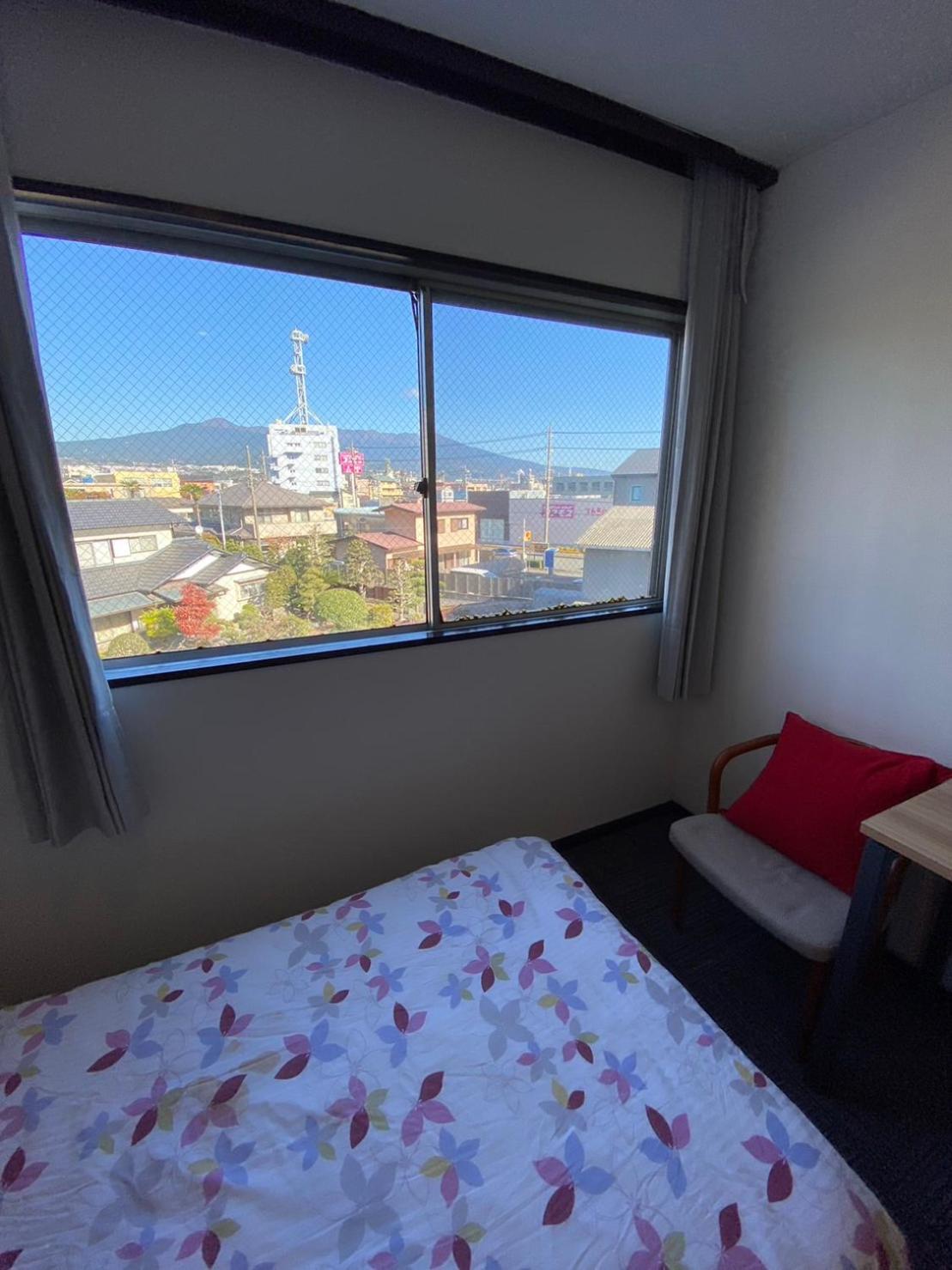 Economy Twin Room photo 3