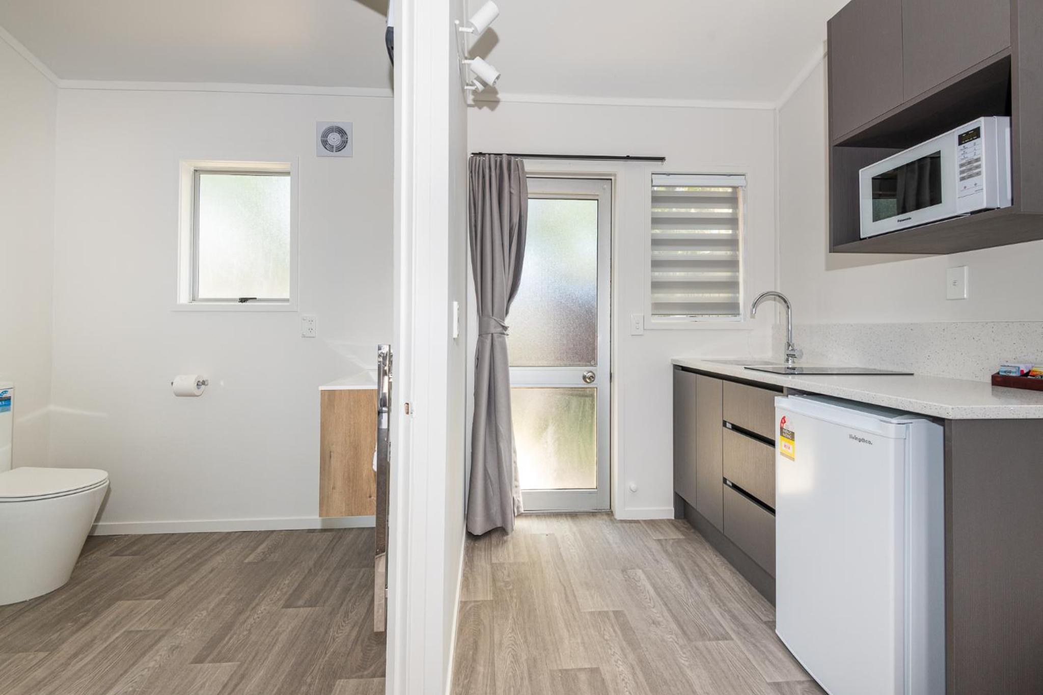 Executive Studio with Patio and Kitchen - Photo 4