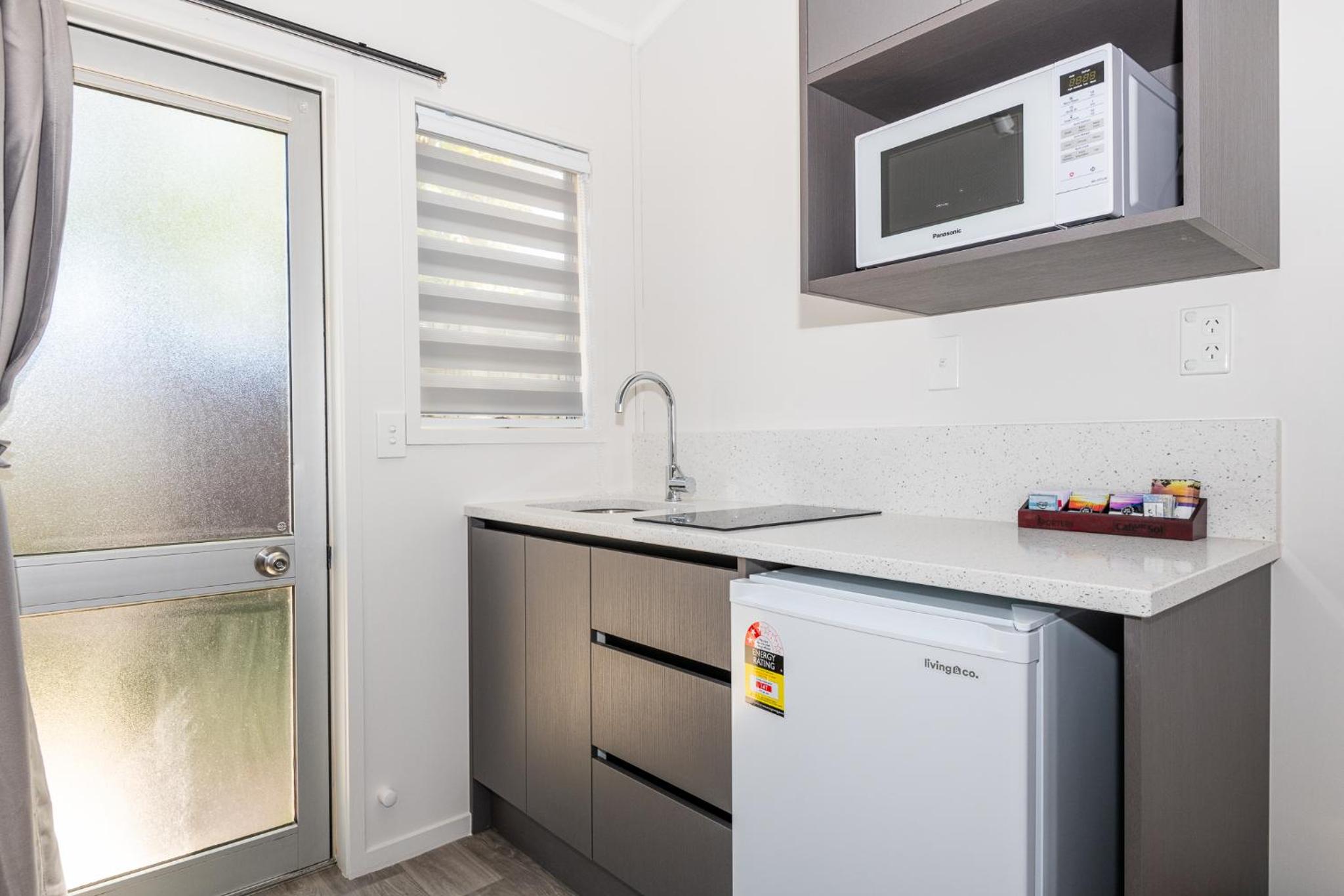 Executive Studio with Patio and Kitchen - Photo 8