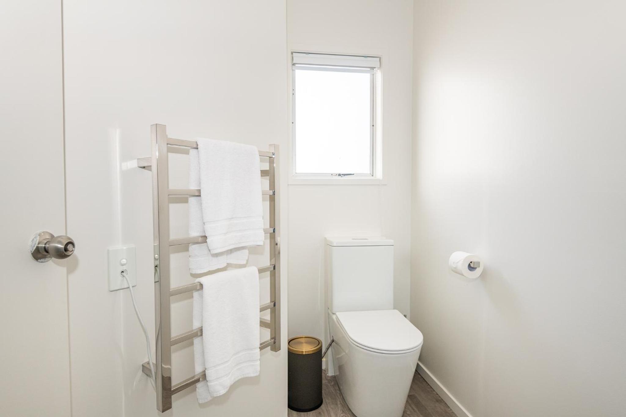 Luxury Two-Bedroom Suite with Spa Bath - Photo 3