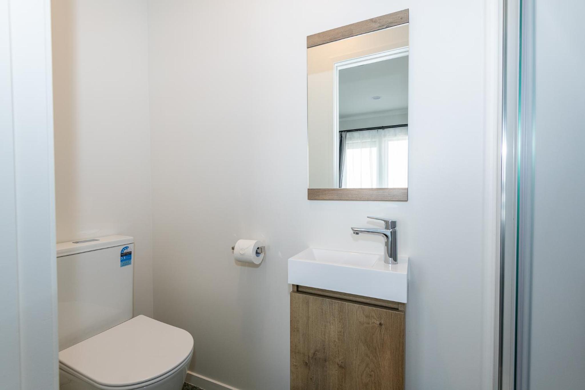 Luxury Two-Bedroom Suite with Spa Bath - Photo 4