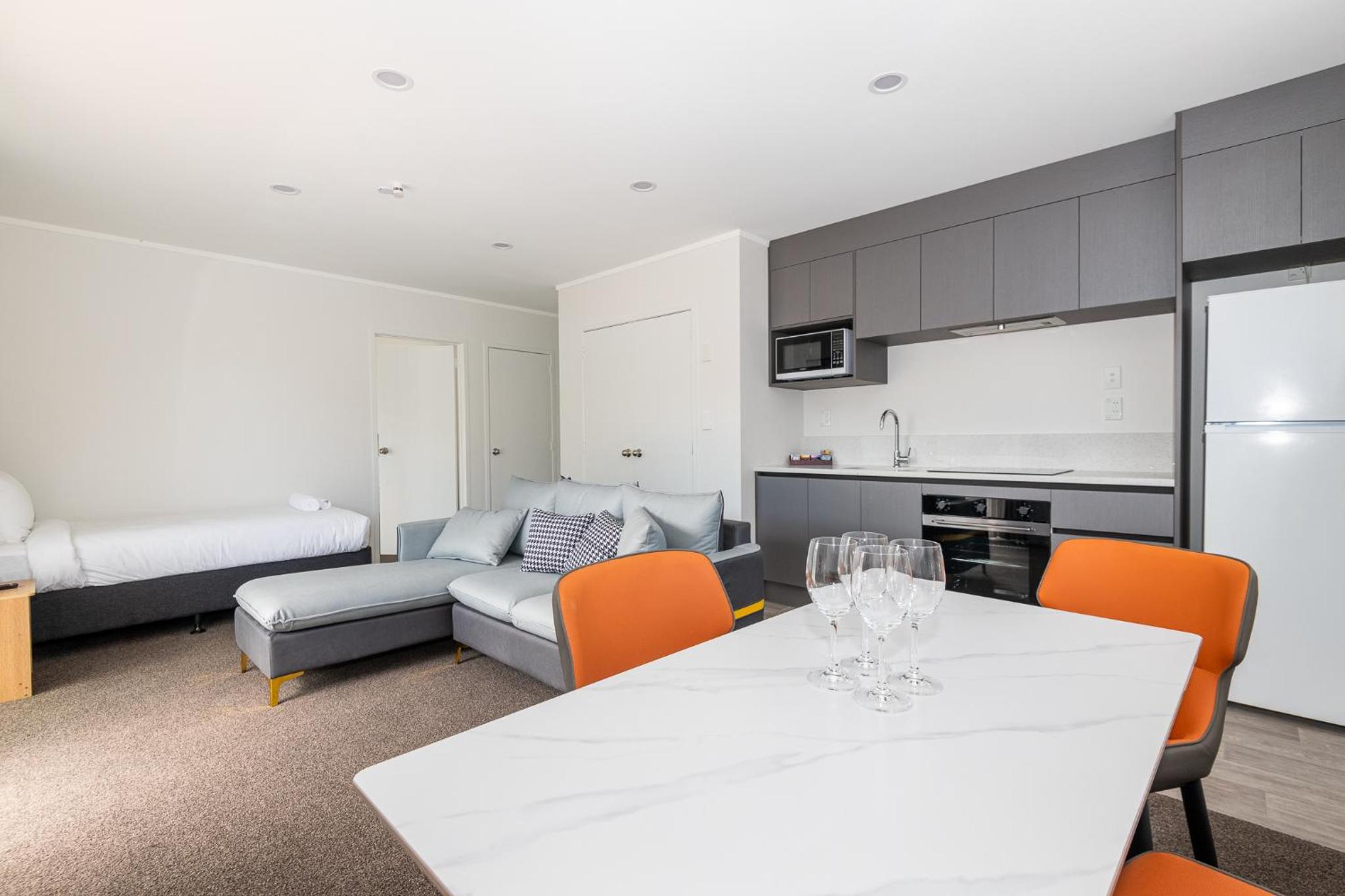 Luxury Two-Bedroom Suite with Spa Bath - Photo 17