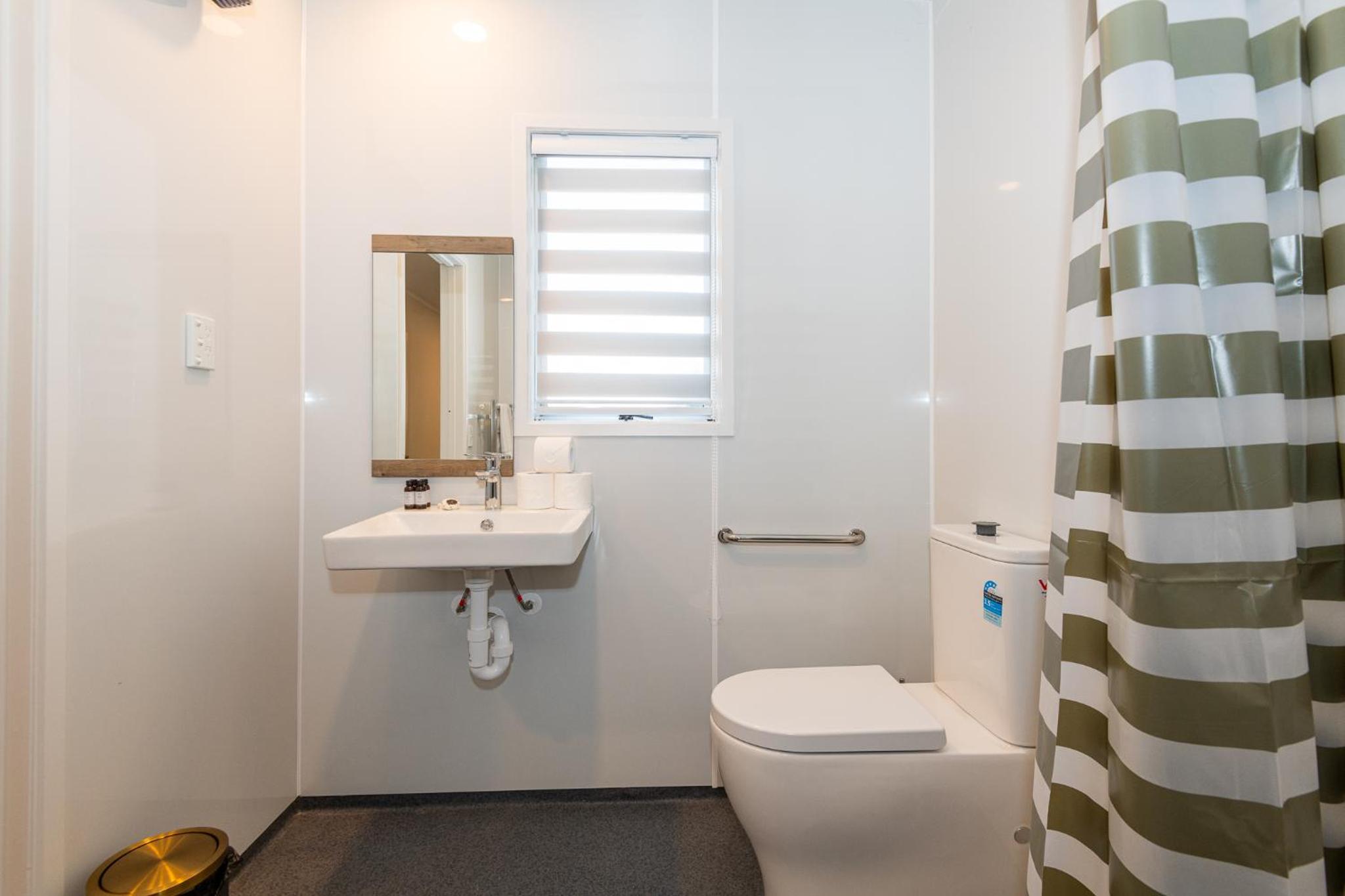 Standard Two-Bedroom Suite with Spa Bath - Photo 8