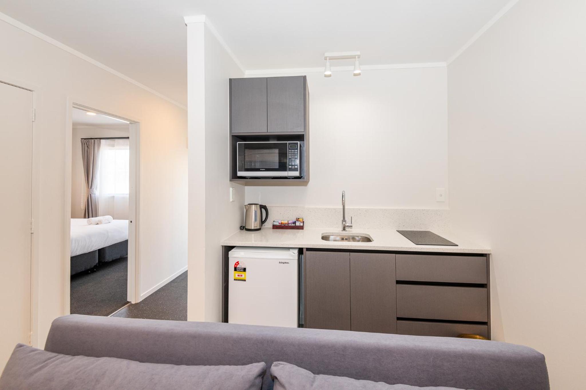Standard Two-Bedroom Suite with Spa Bath - Photo 6