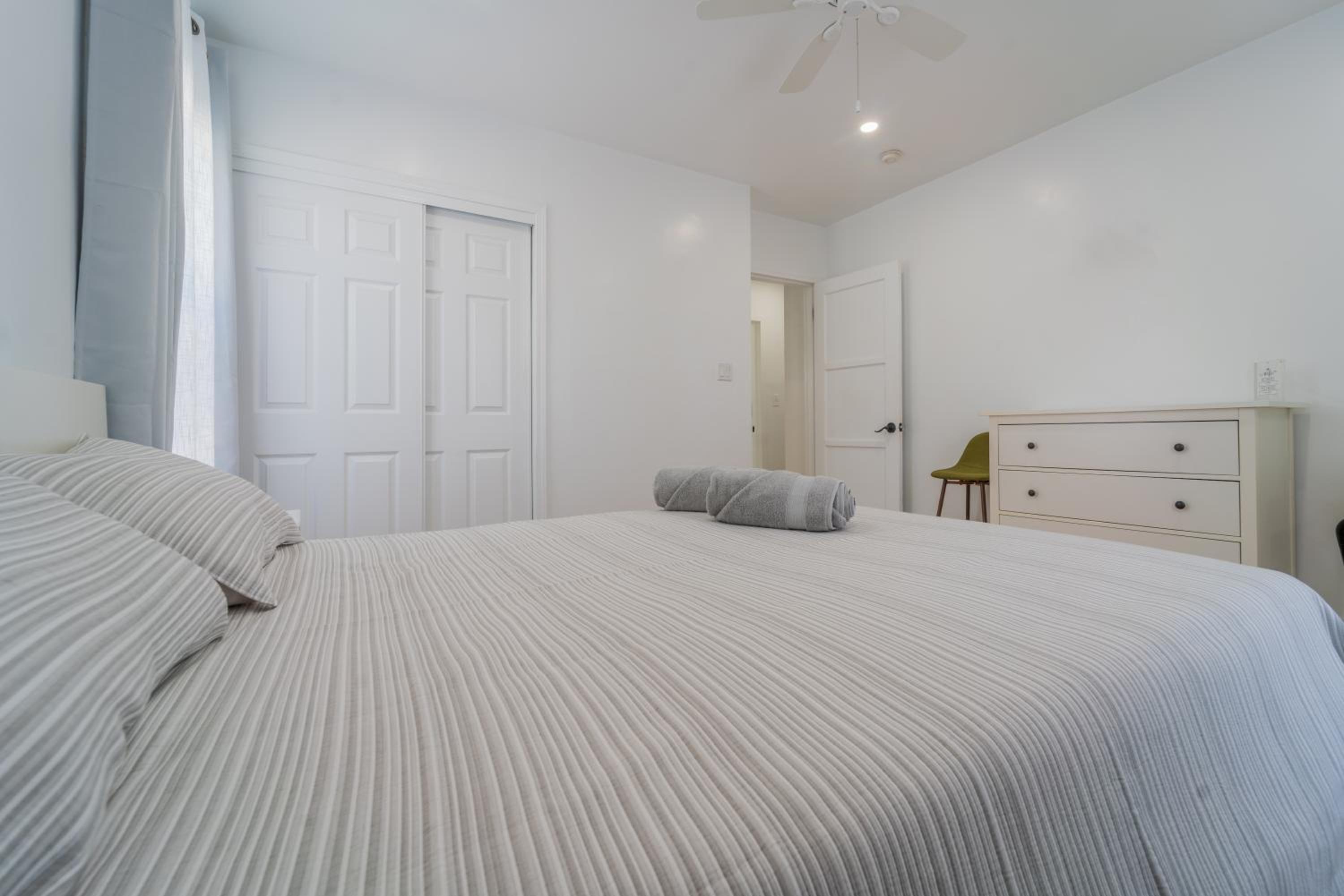 Three-Bedroom House photo 2