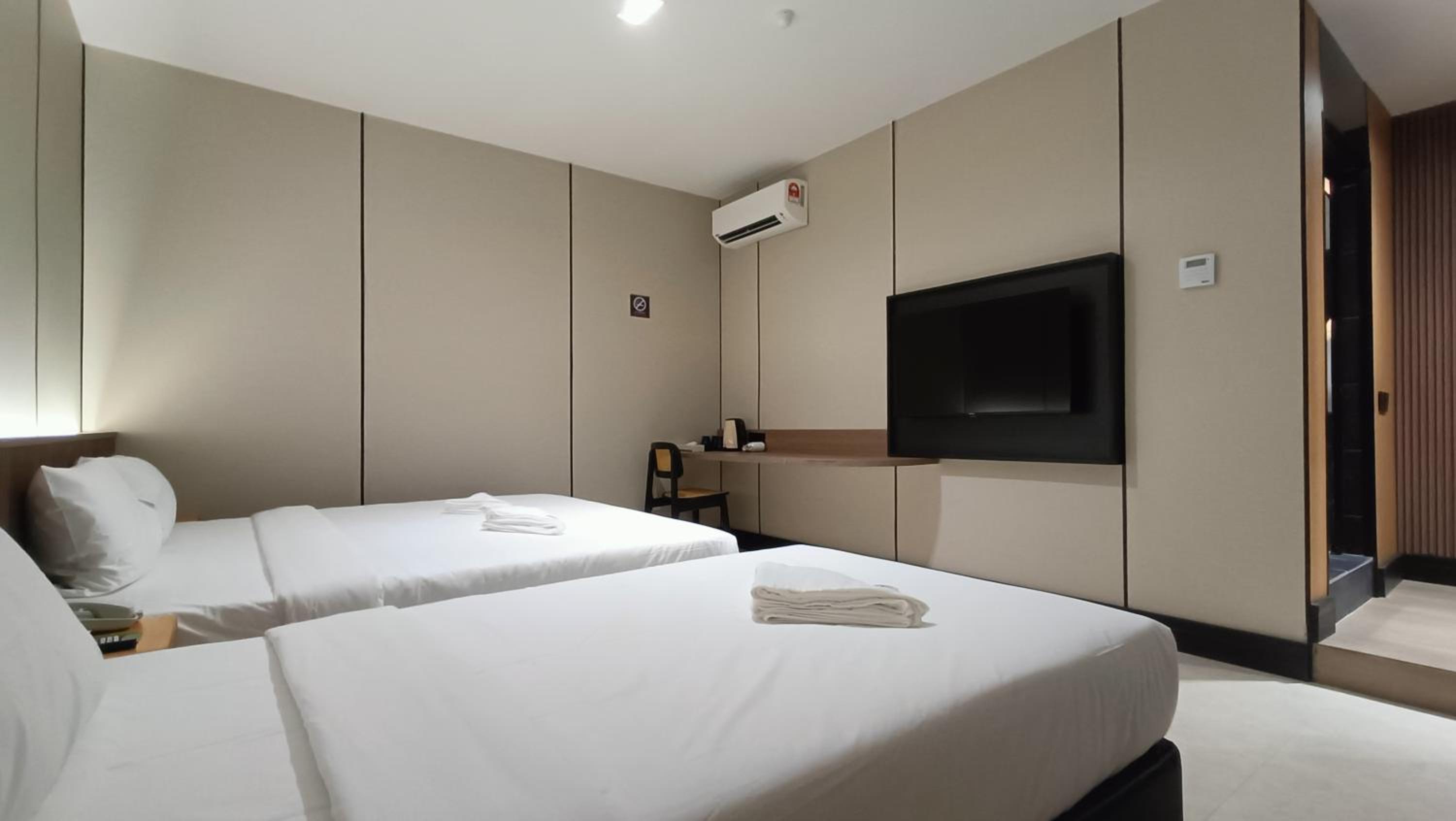 Triple Room without Window - Photo 3