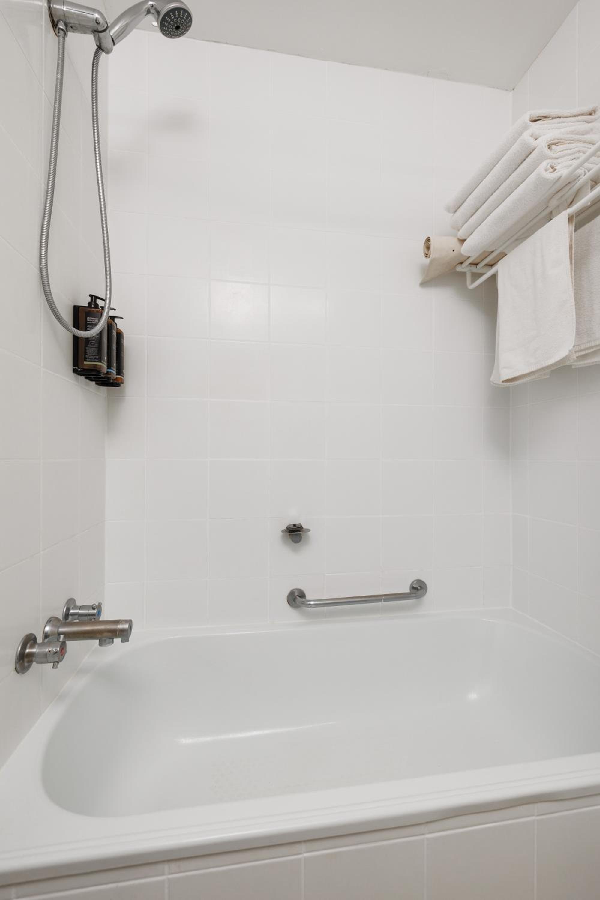 Superior Twin Room - Photo 4