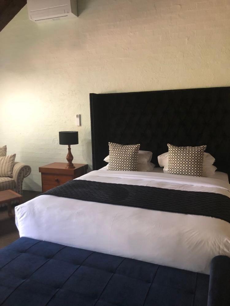 Deluxe King Room photo 1