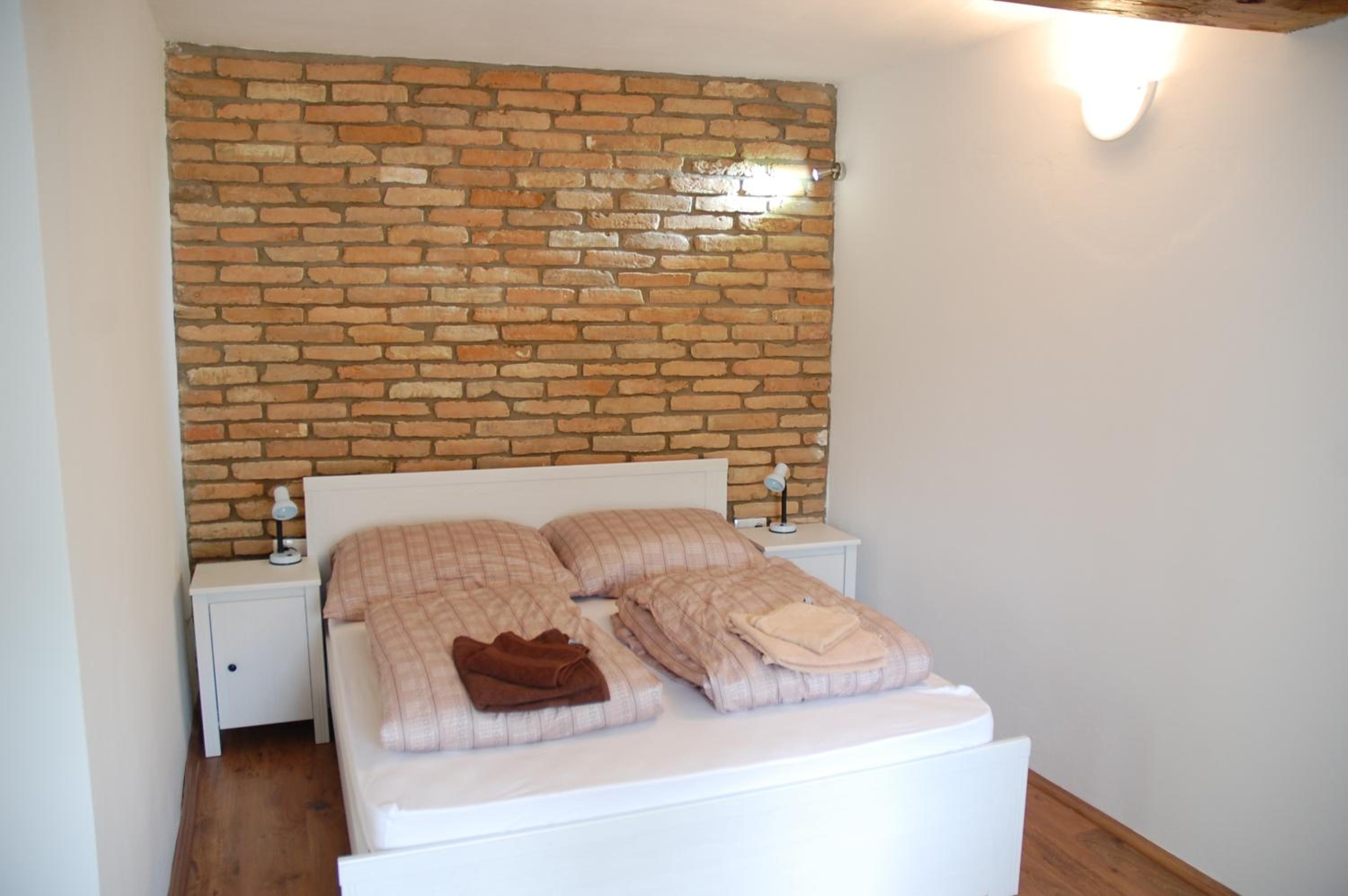 Double Room with Private Bathroom - Photo 5