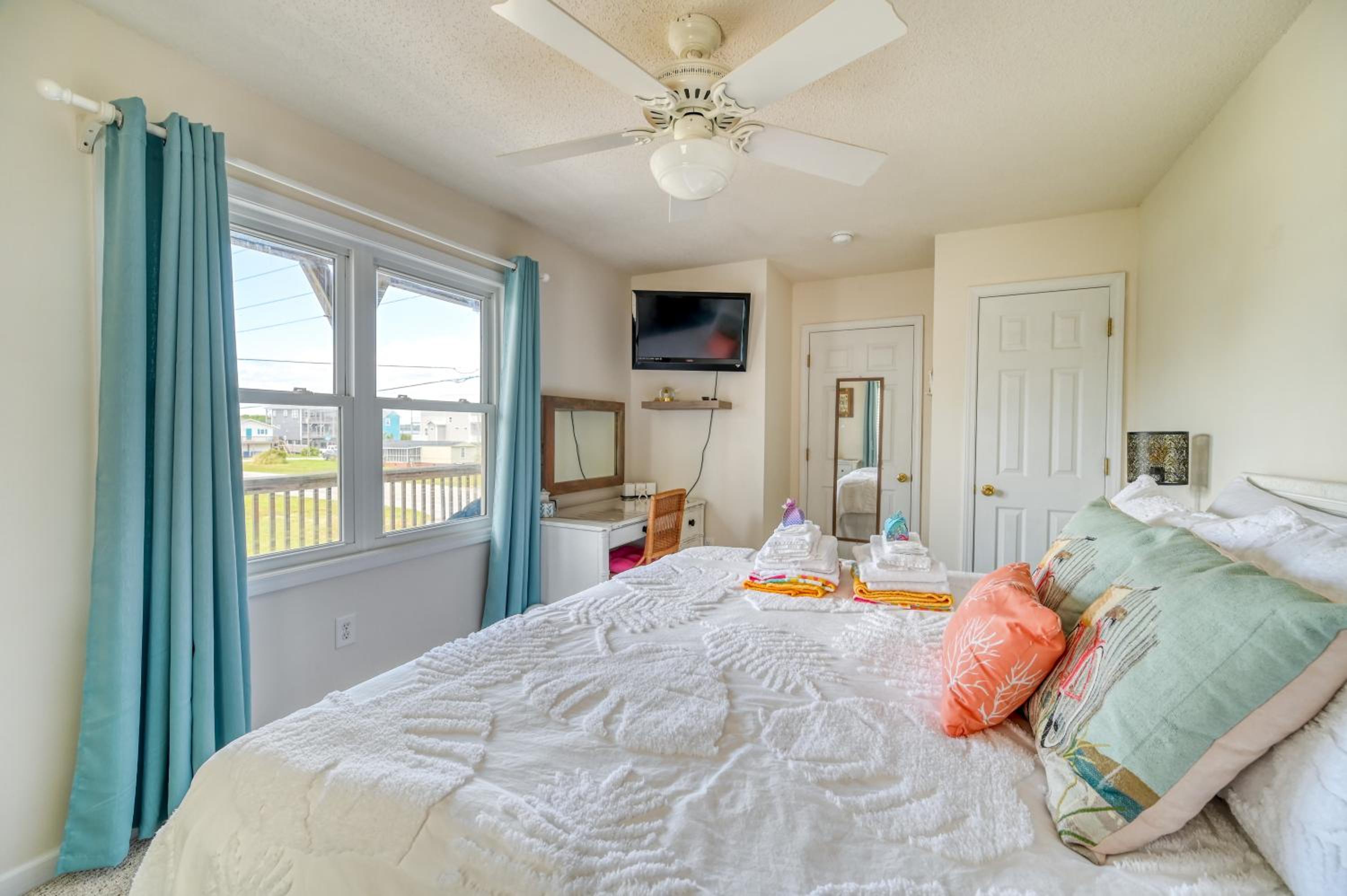 Four-Bedroom House photo 1