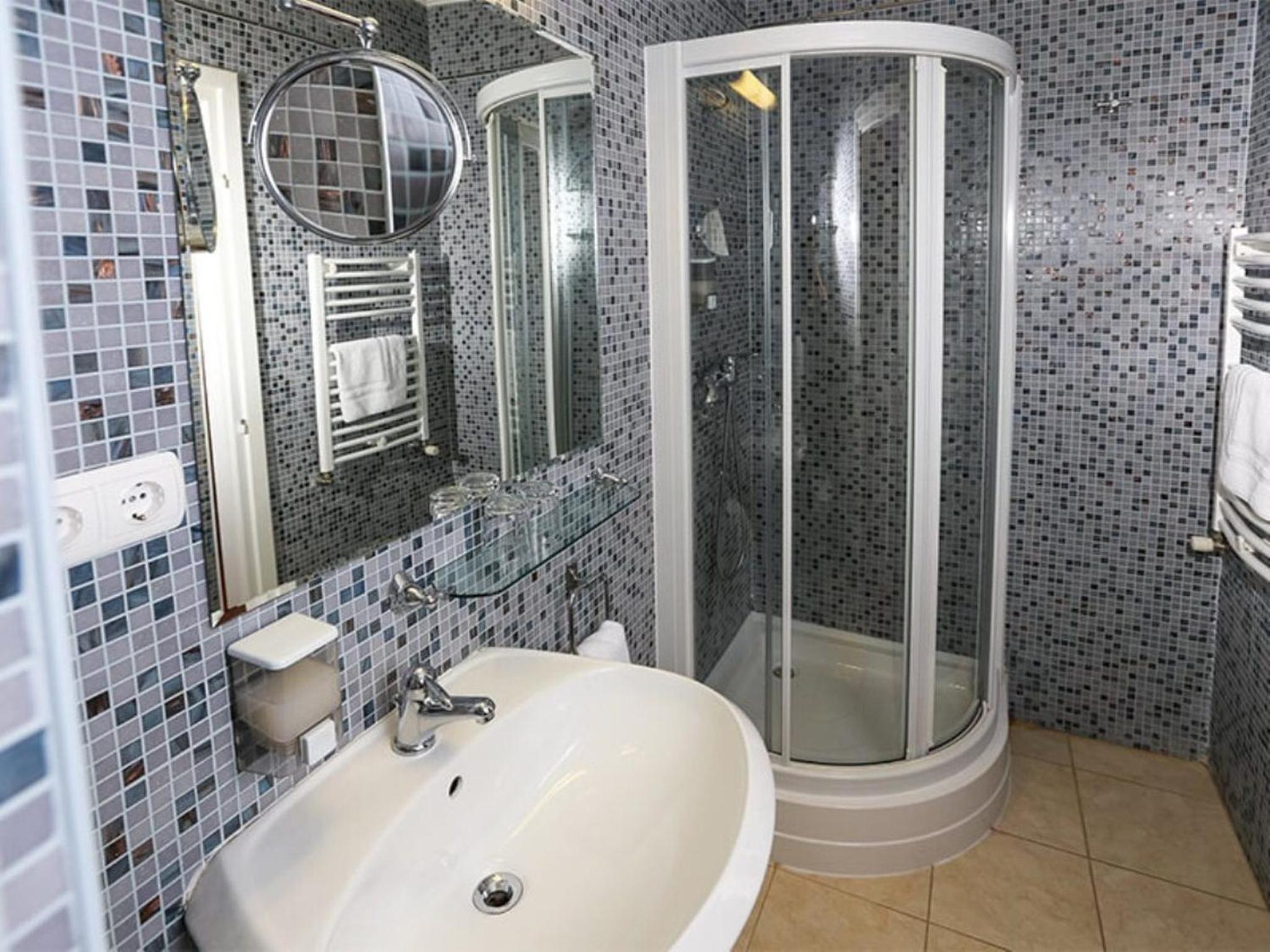 Twin Room with Lake View photo 2