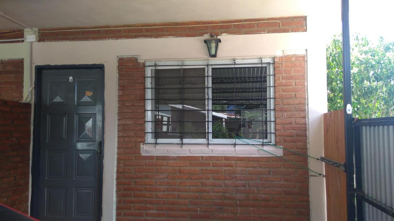 One-Bedroom House photo 2