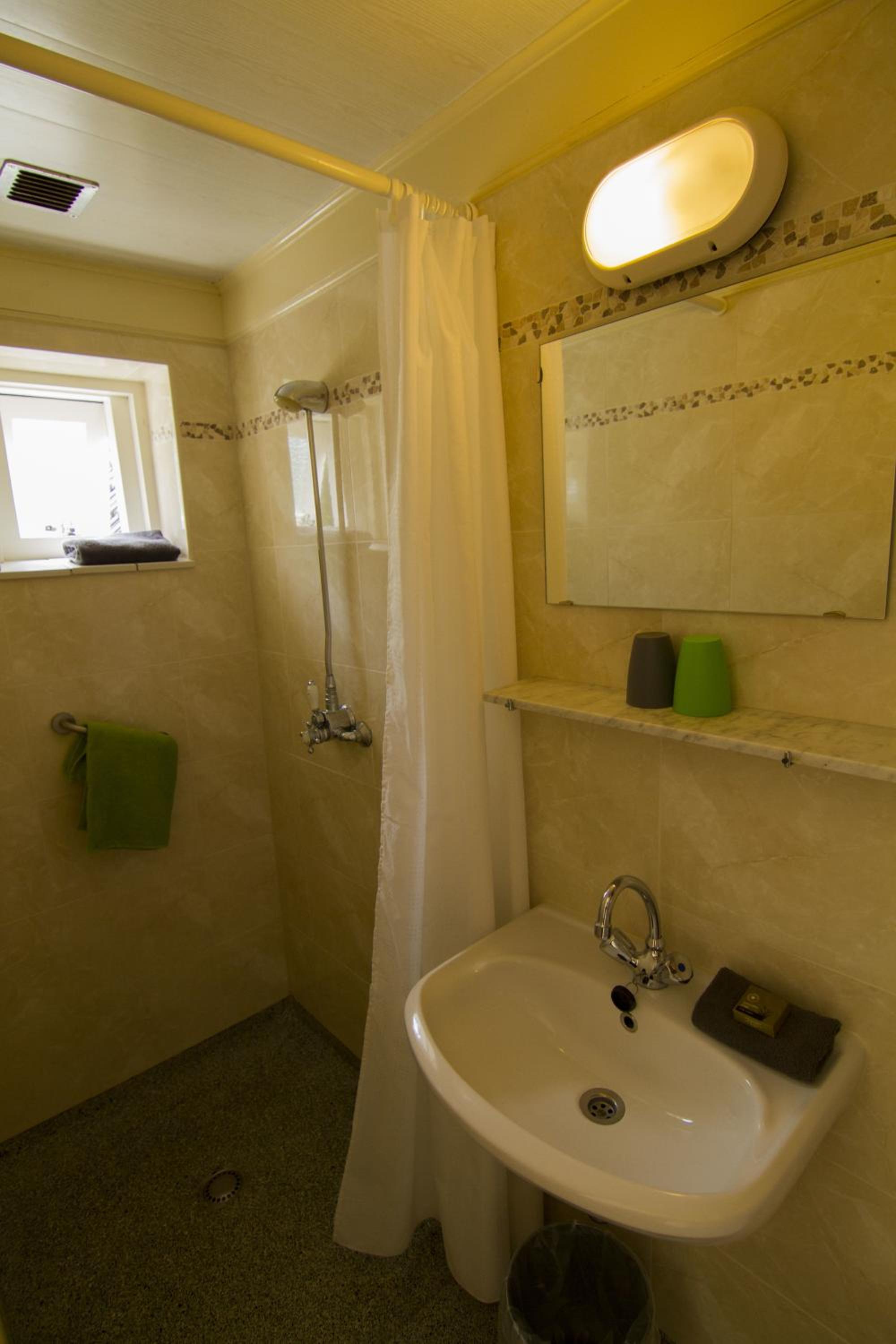 Large Double Room With Balcony photo 2