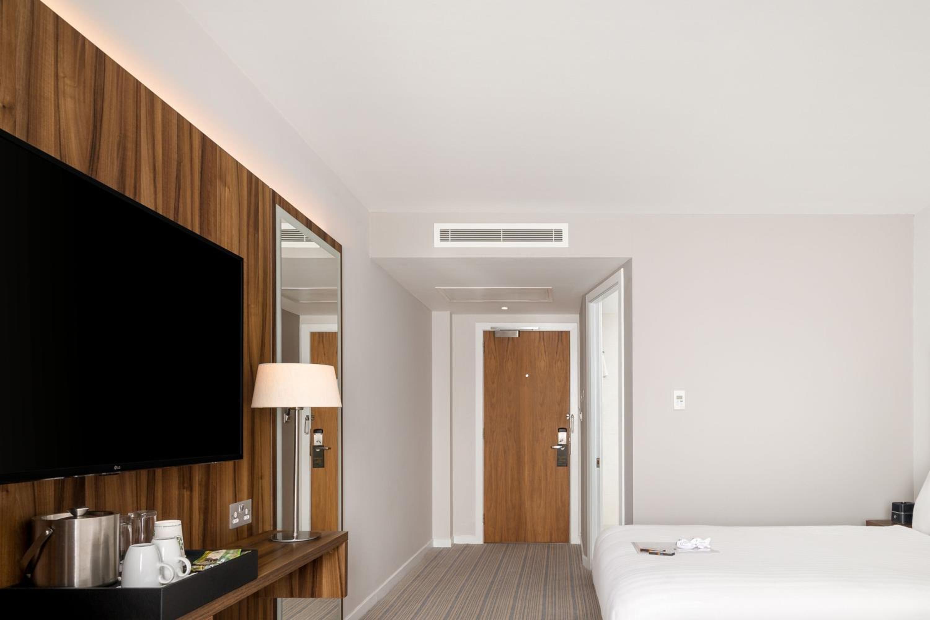 Family Room with Two Double Beds - Photo 7