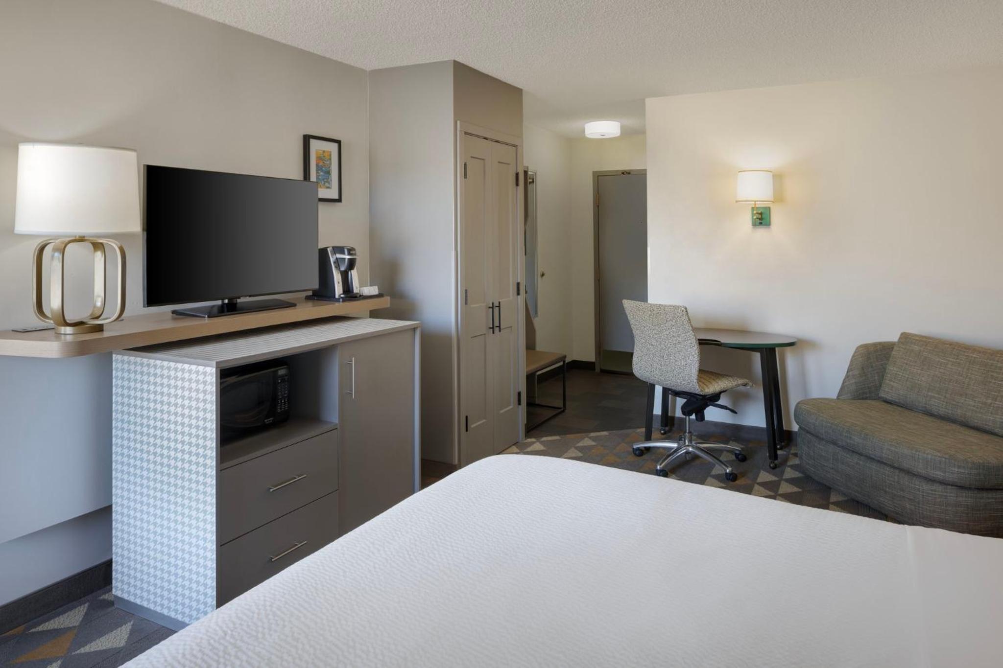 King Suite - Photo 6
