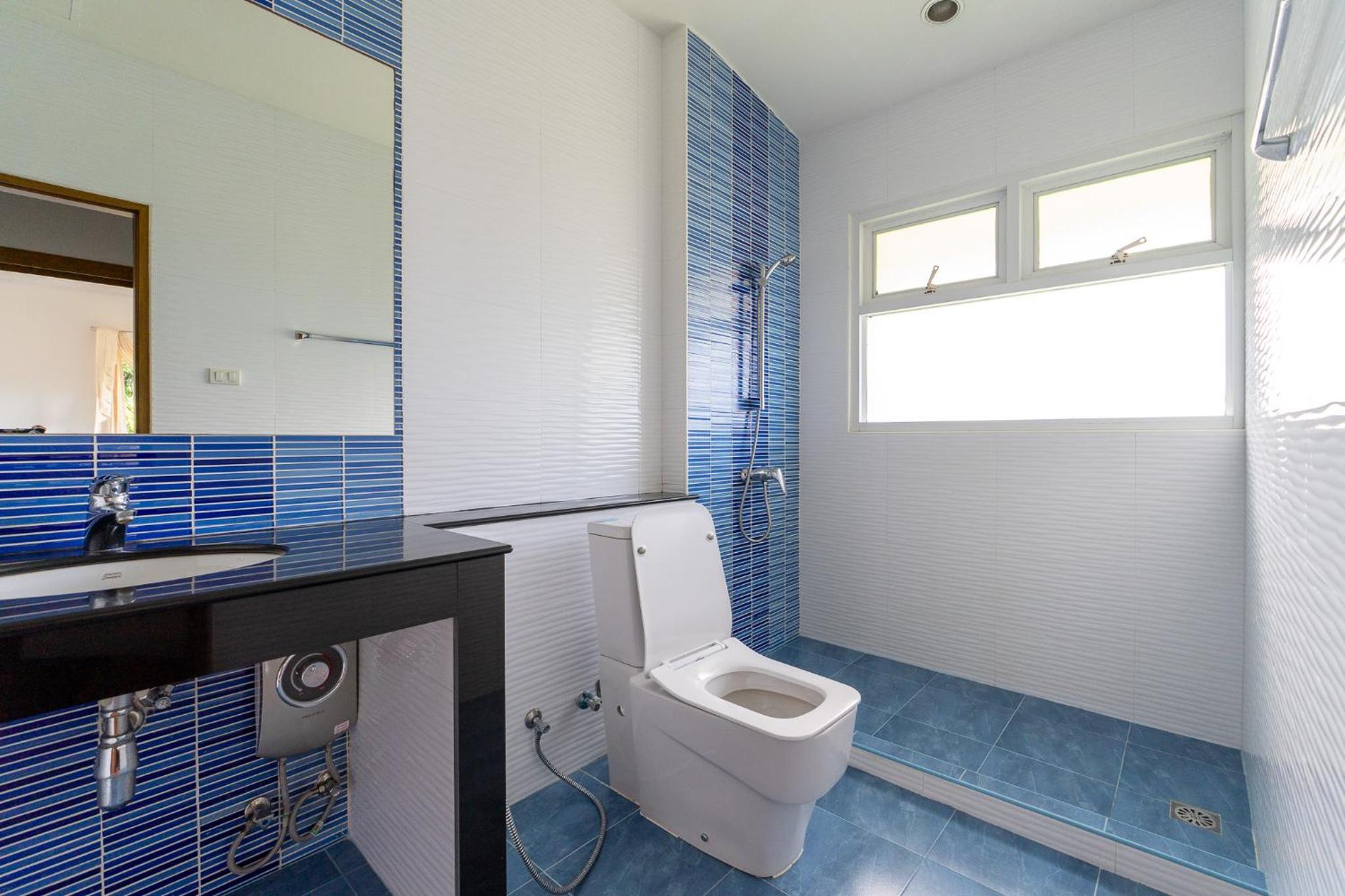 Four-Bedroom House photo 3