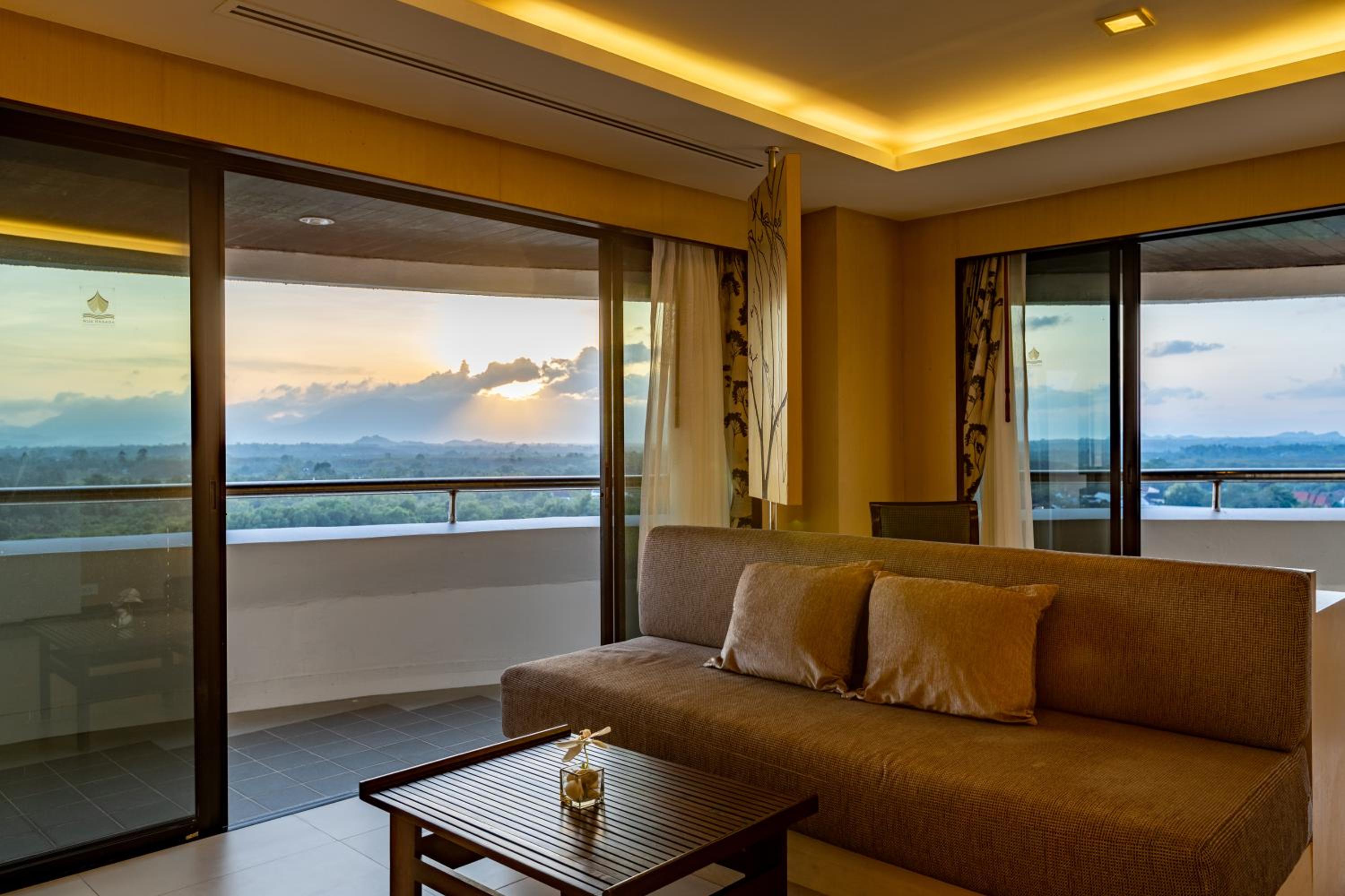 Executive Suite photo 2