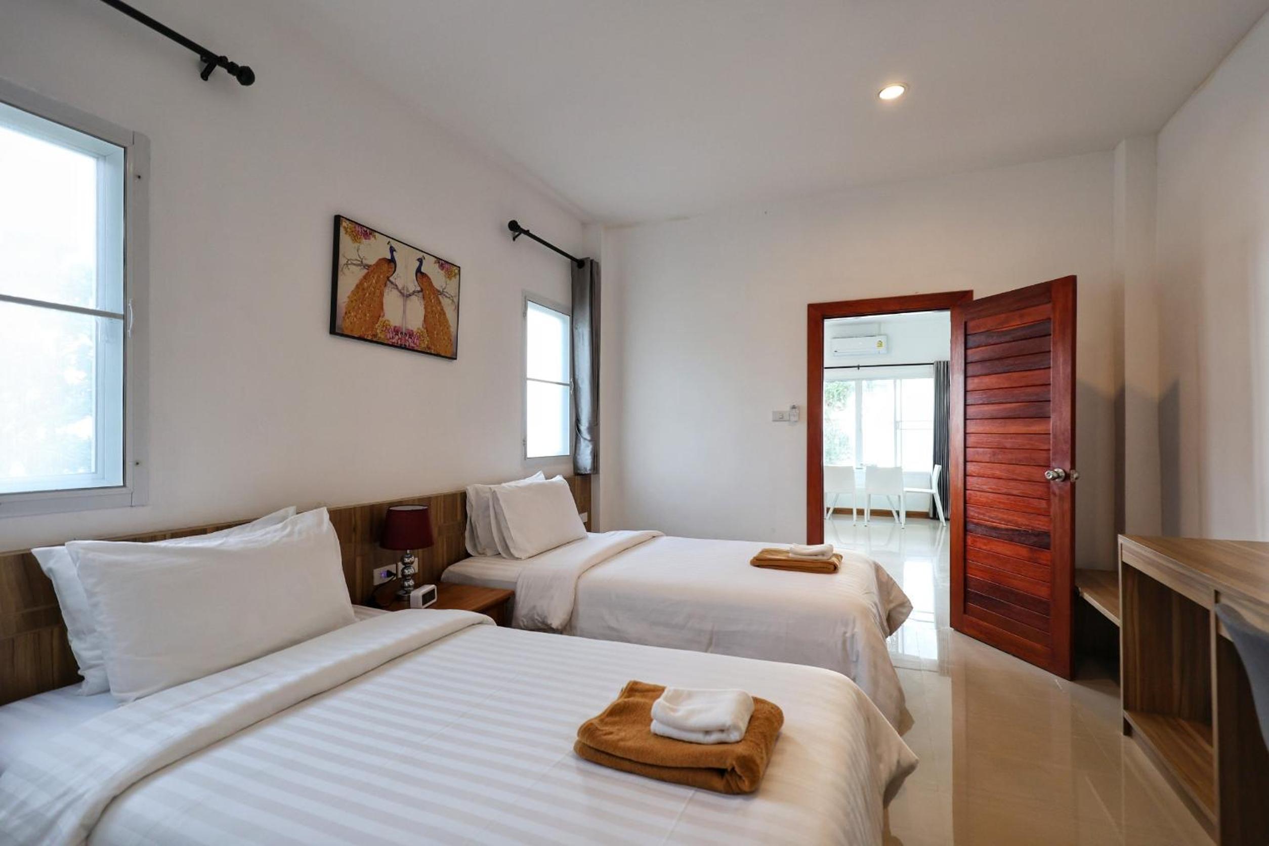 Family Room with Sea View - Photo 4