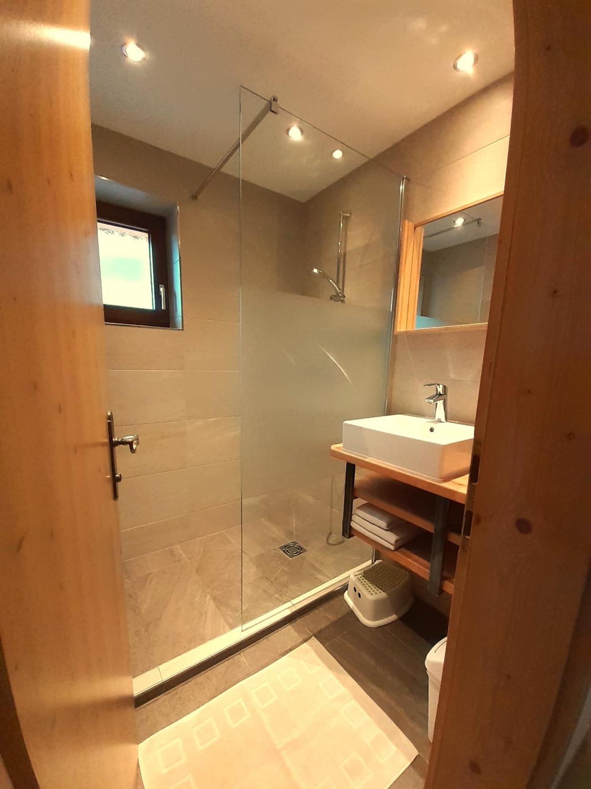 One-Bedroom Apartment with Balcony photo 3